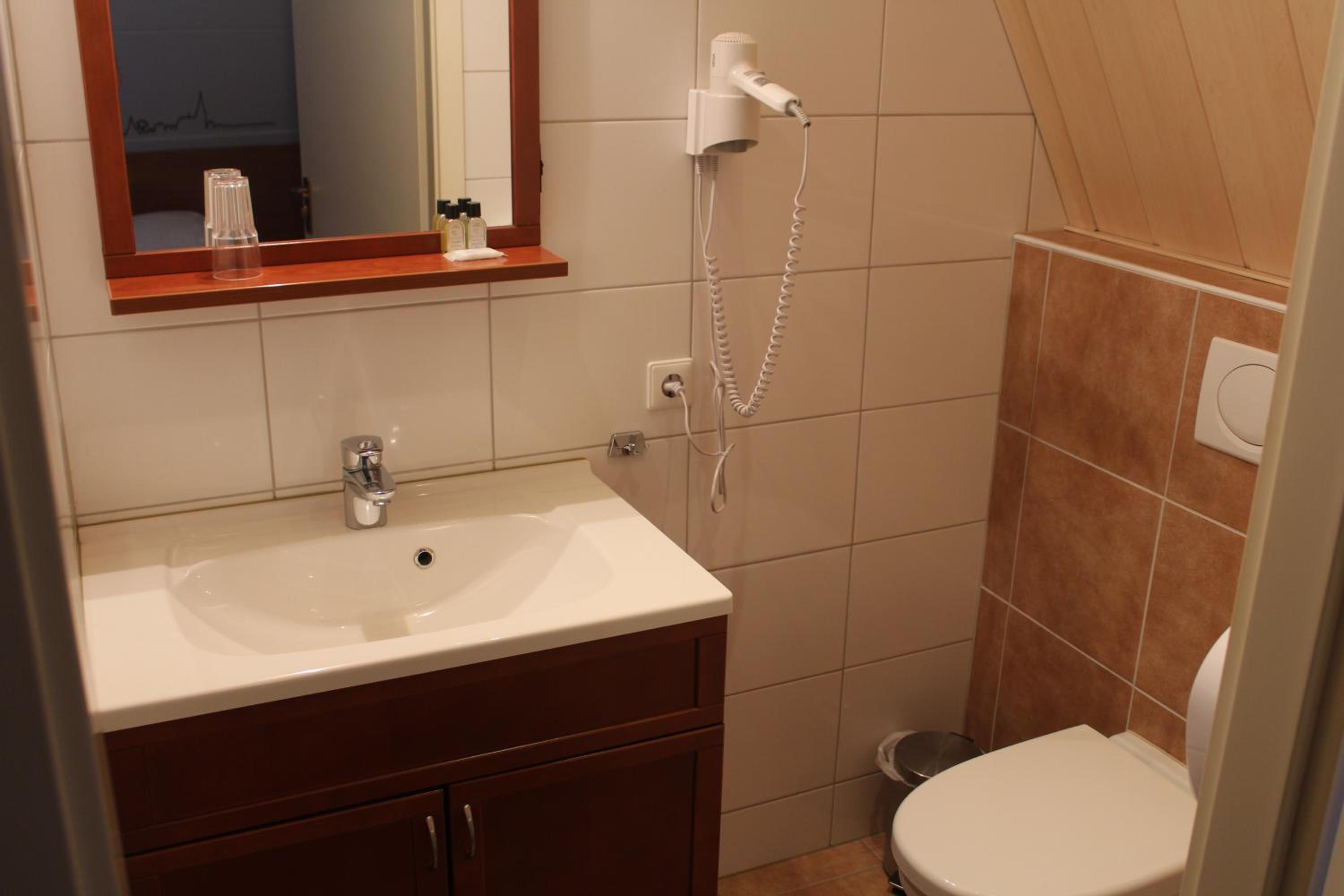 Double Room - Photo 3