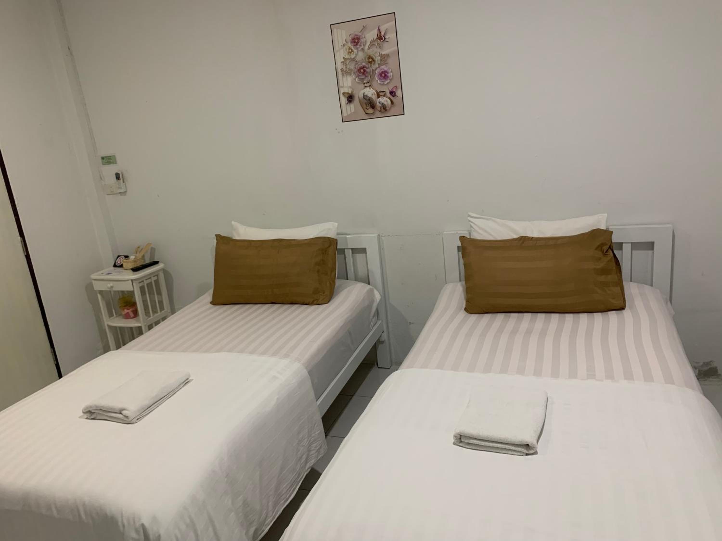 Standard Twin Room photo 2