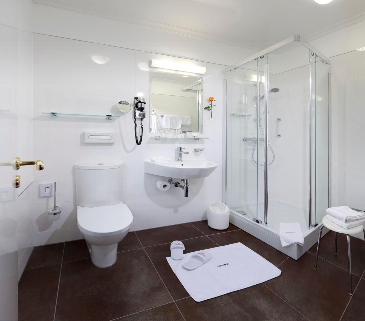 Suite - Photo 2