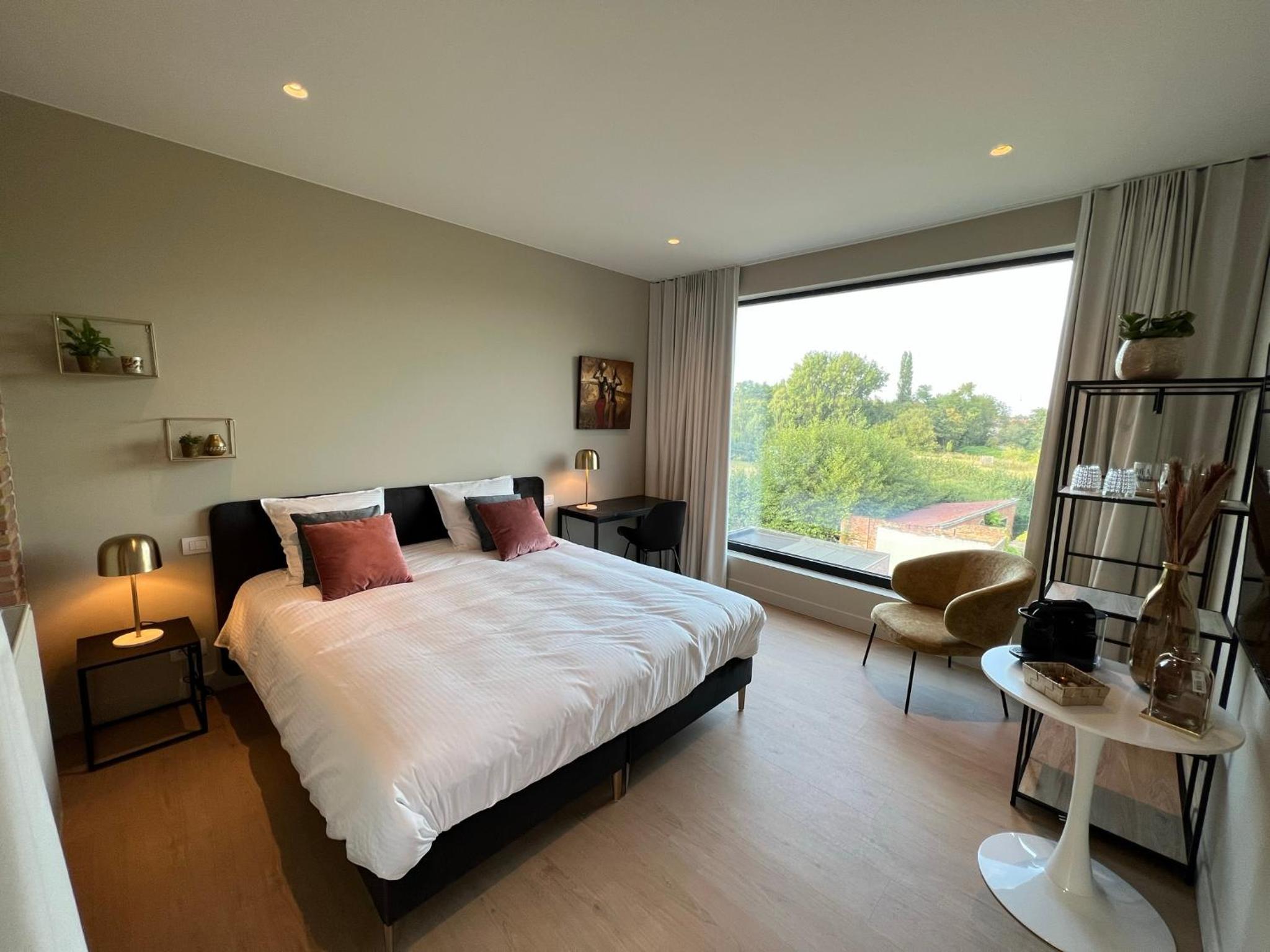 Deluxe Double Room with Bath photo 1