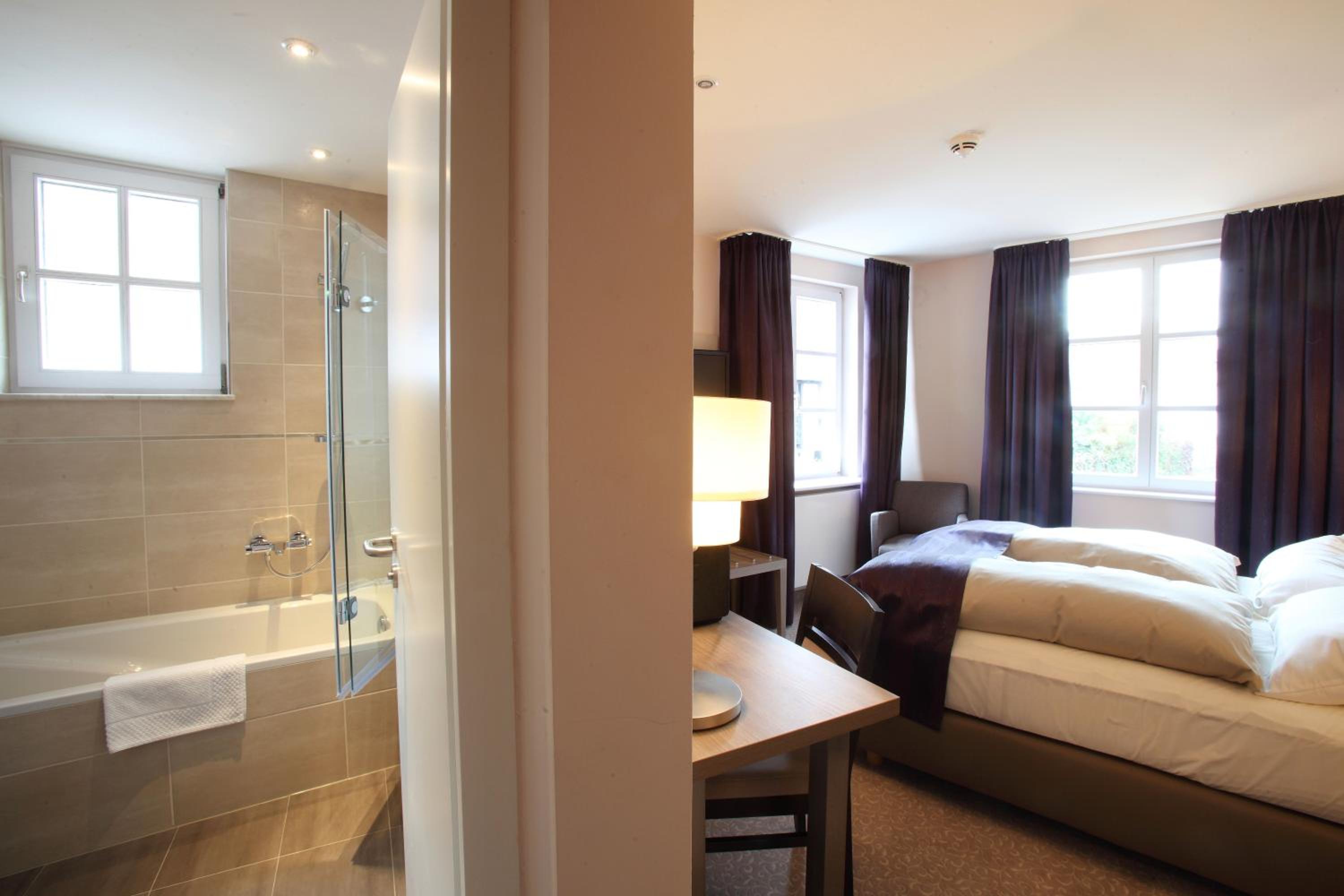 Standard Double Room photo 3