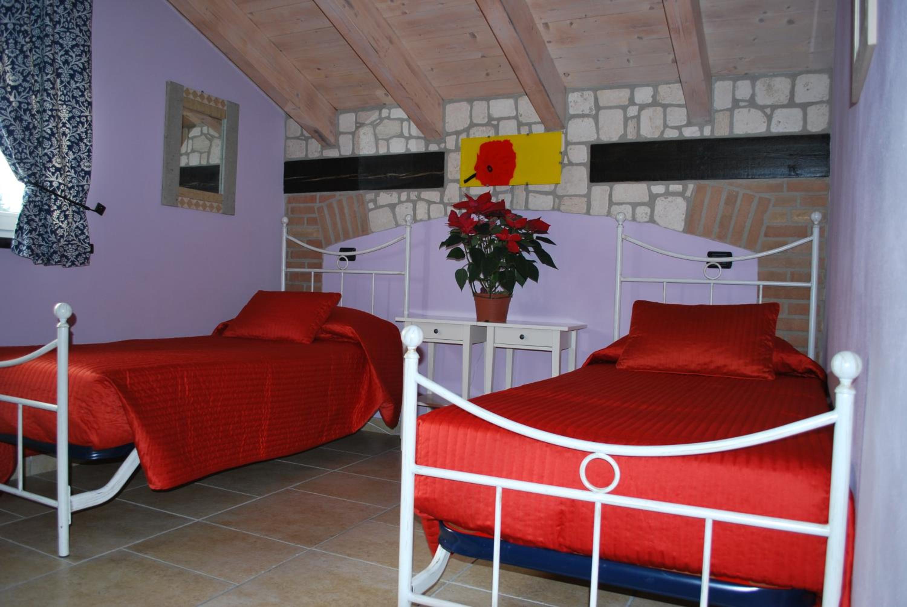 Double or Twin Room - Photo 6