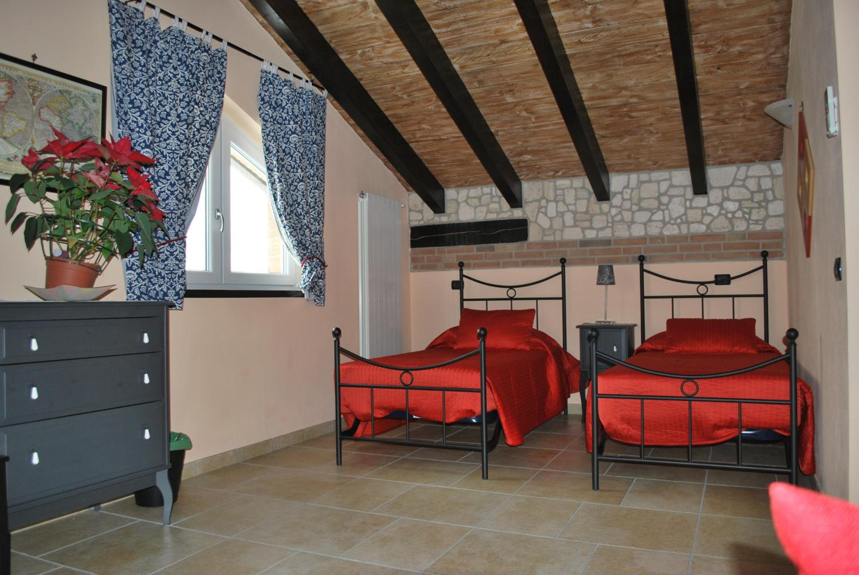 Double or Twin Room - Photo 3