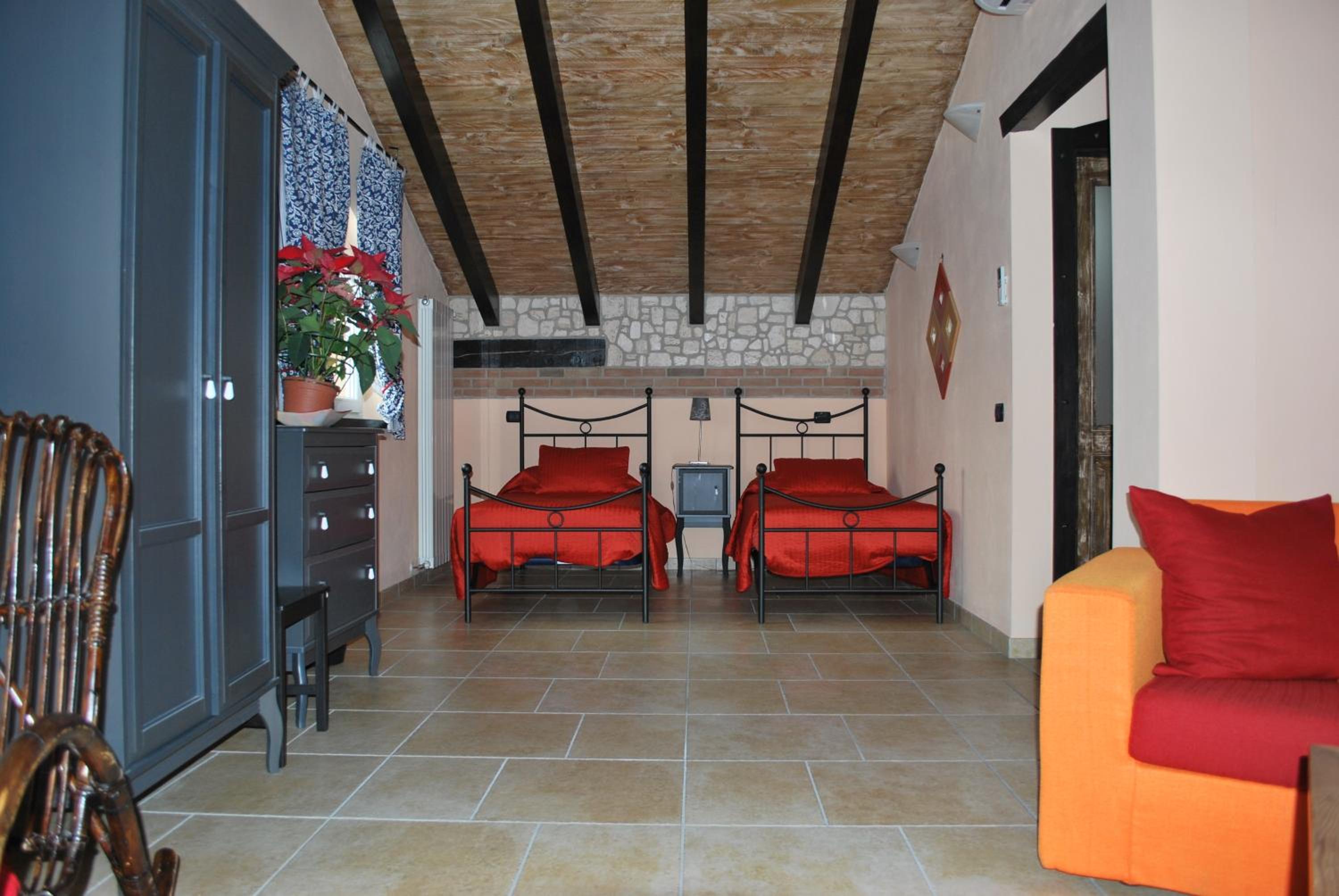 Double or Twin Room - Photo 12