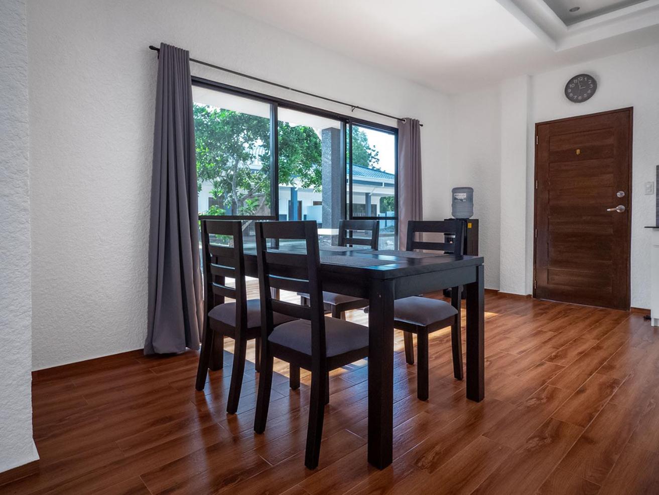 Two-Bedroom House - Photo 9