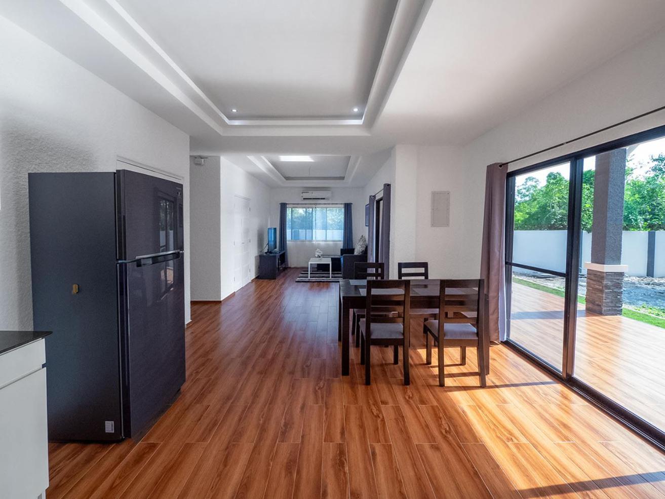 Two-Bedroom House - Photo 8