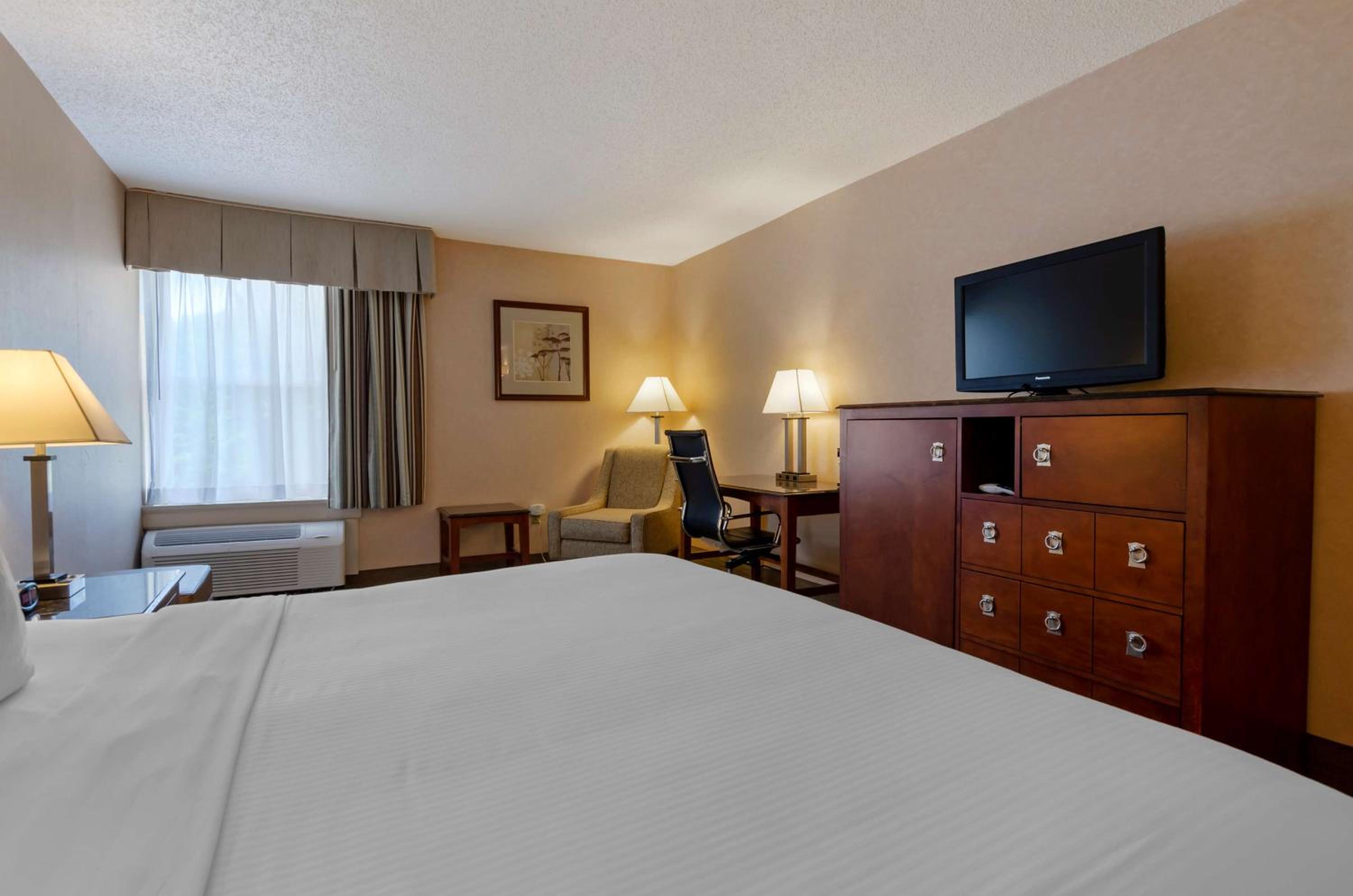King Room - Mobility Access/Non-Smoking - Photo 1