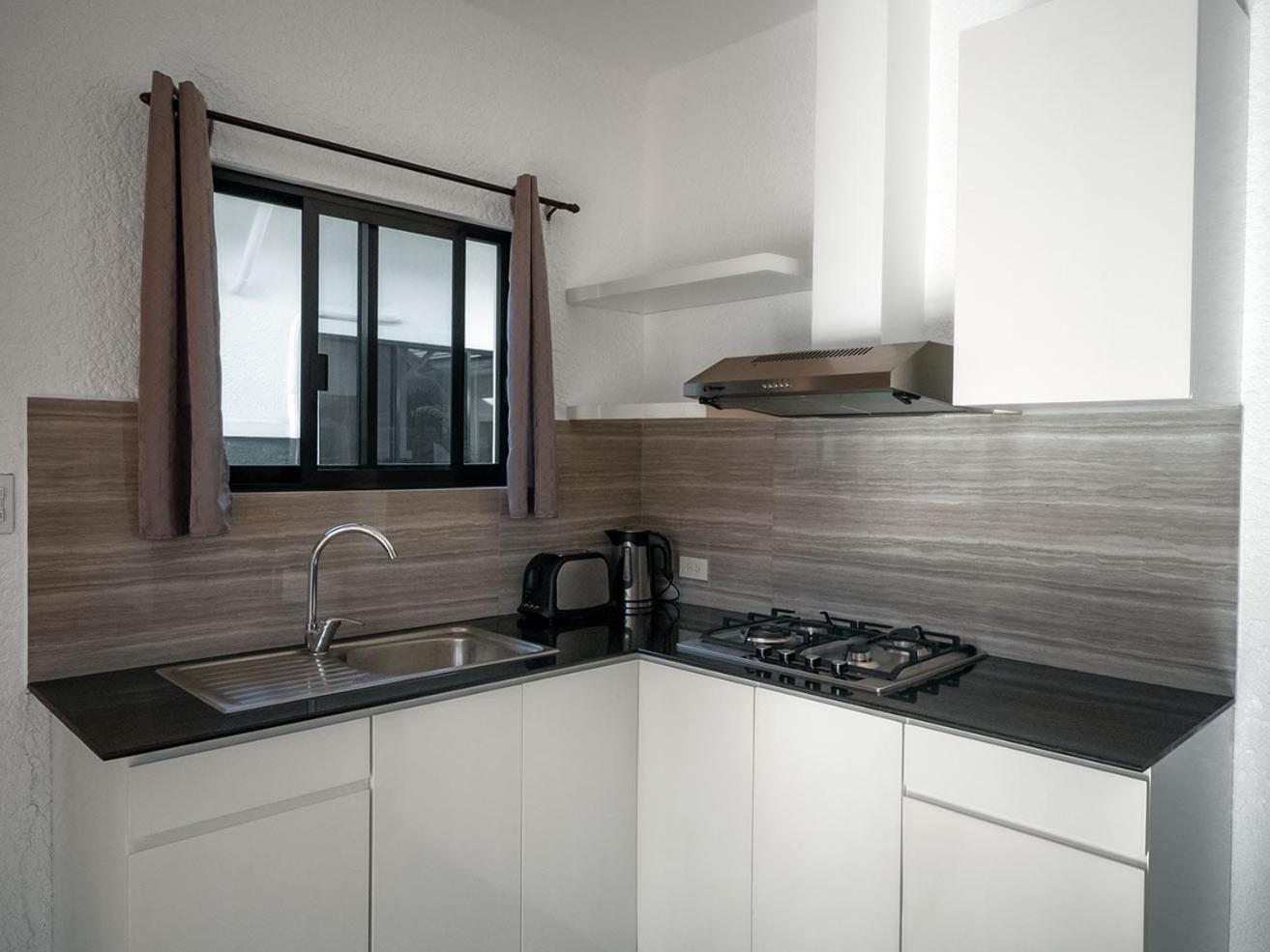Two-Bedroom House - Photo 11