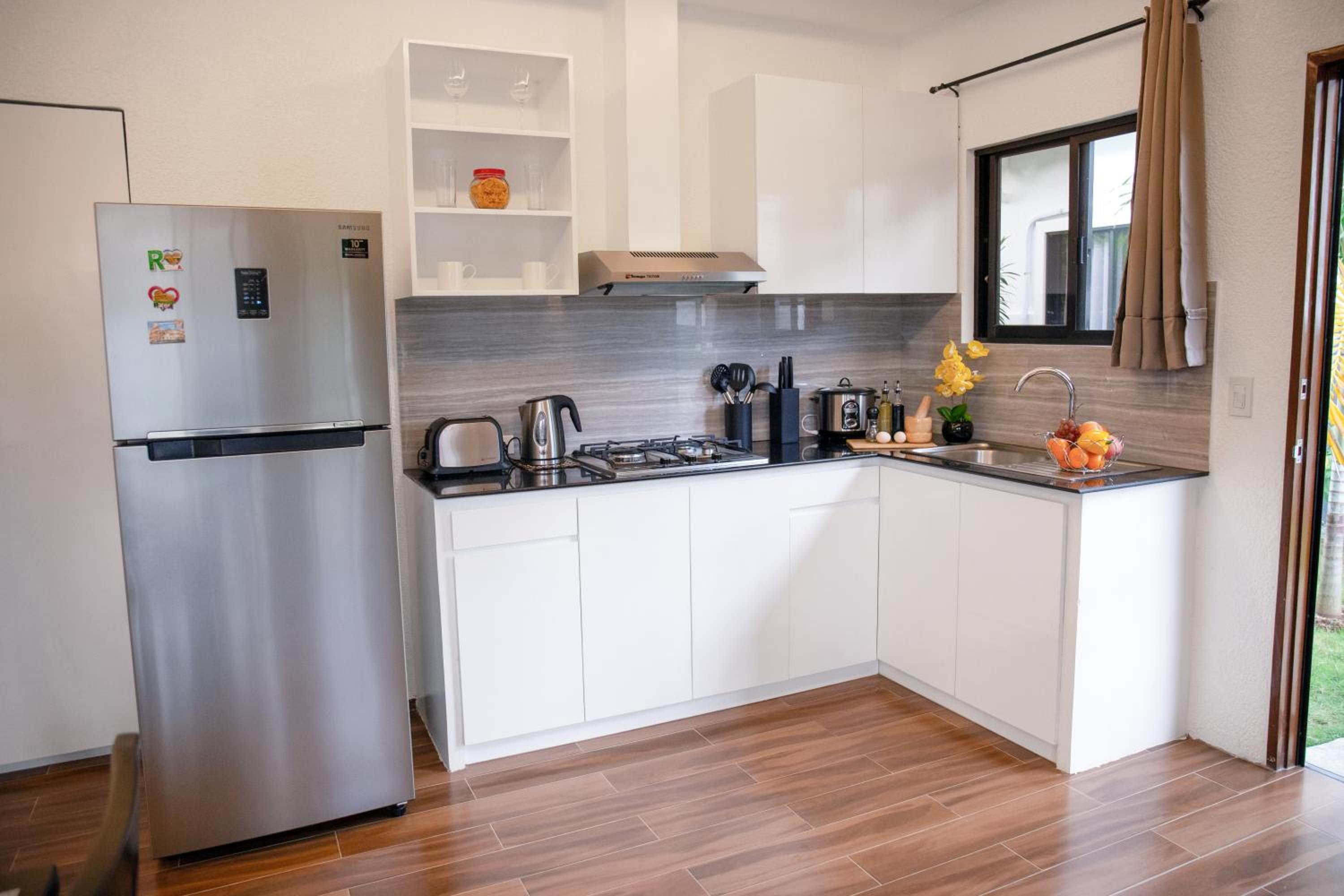 Two-Bedroom House - Photo 10