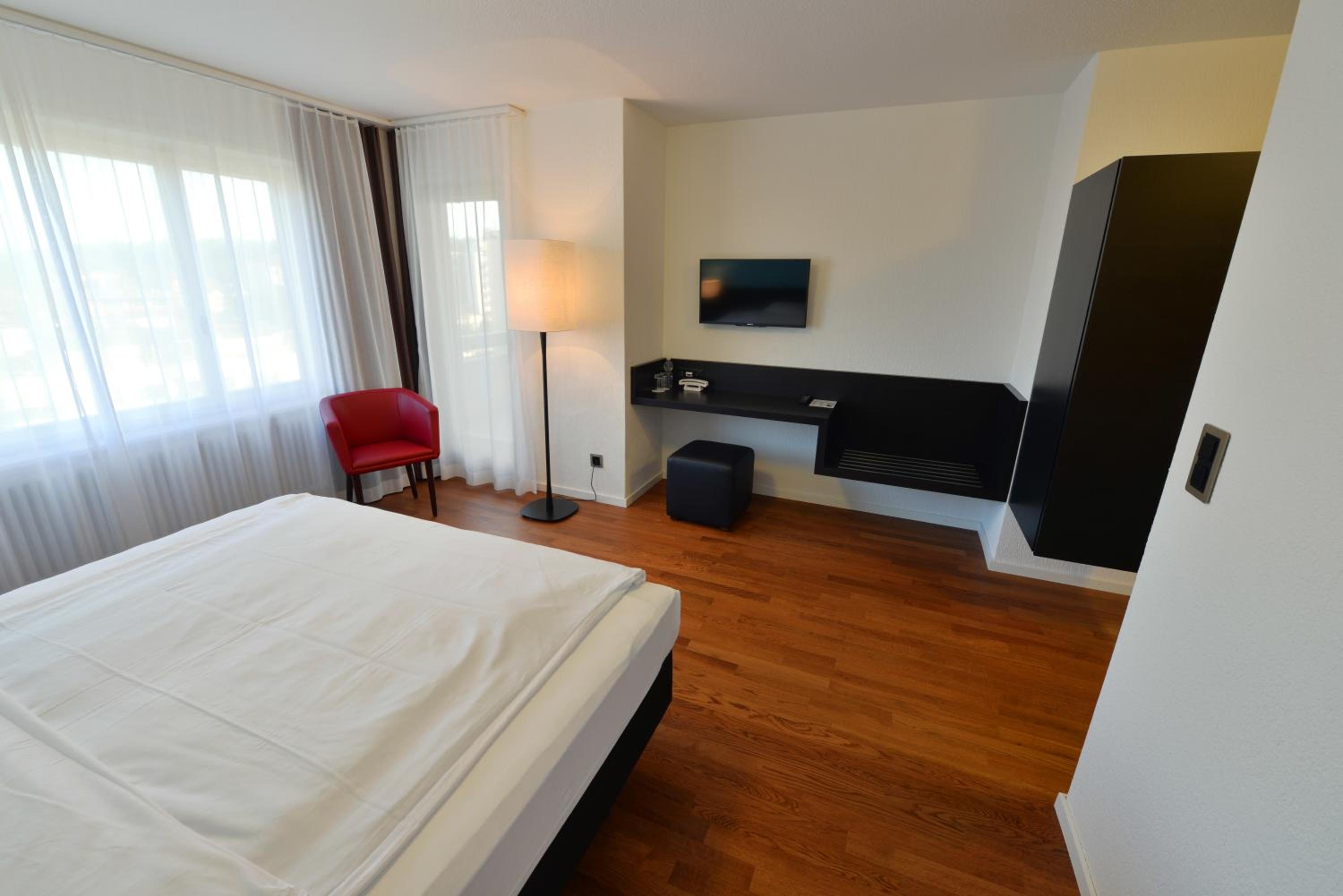 Superior Double or Twin Room with Balcony - Photo 6