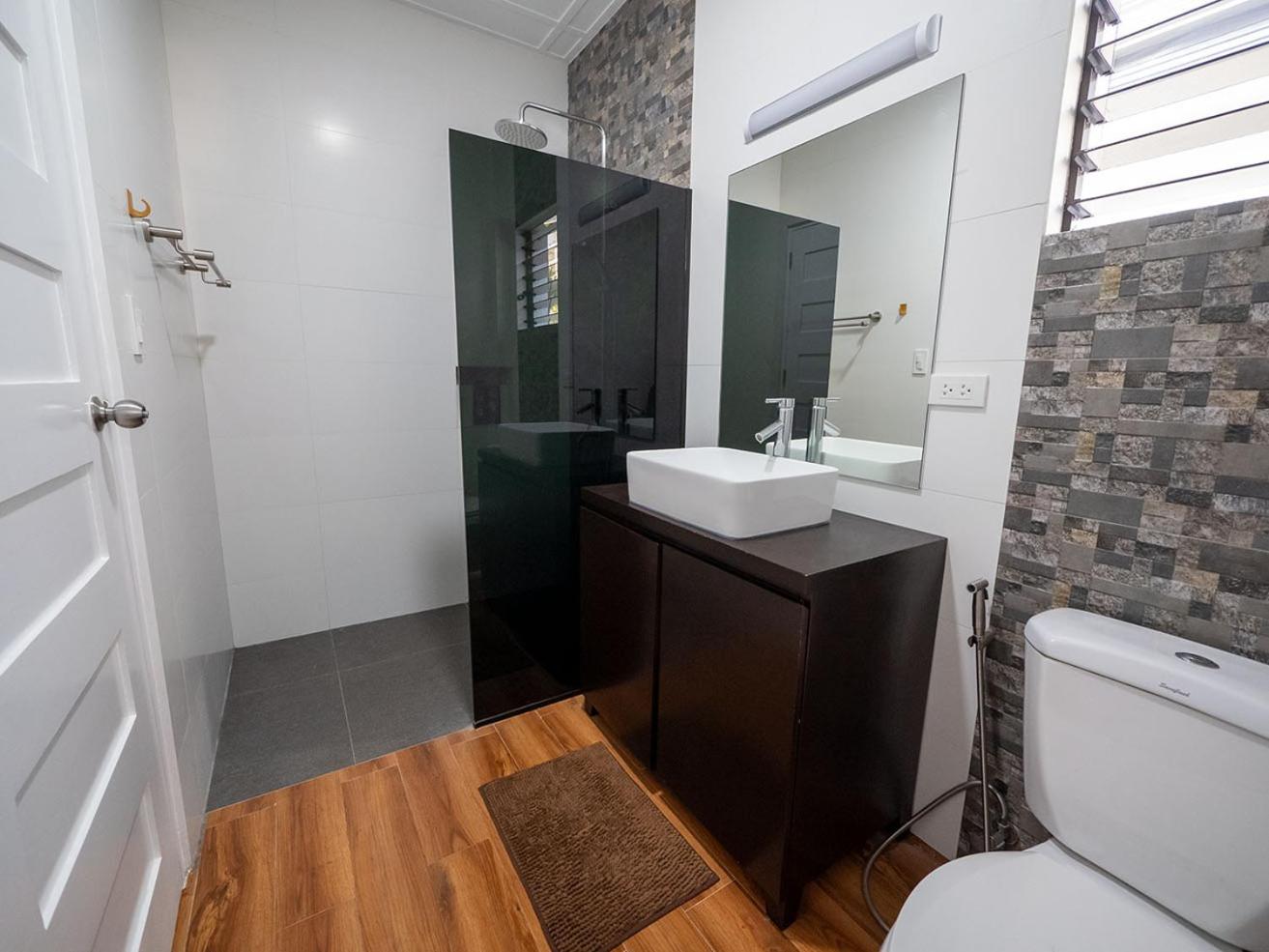 One-Bedroom House - Photo 13