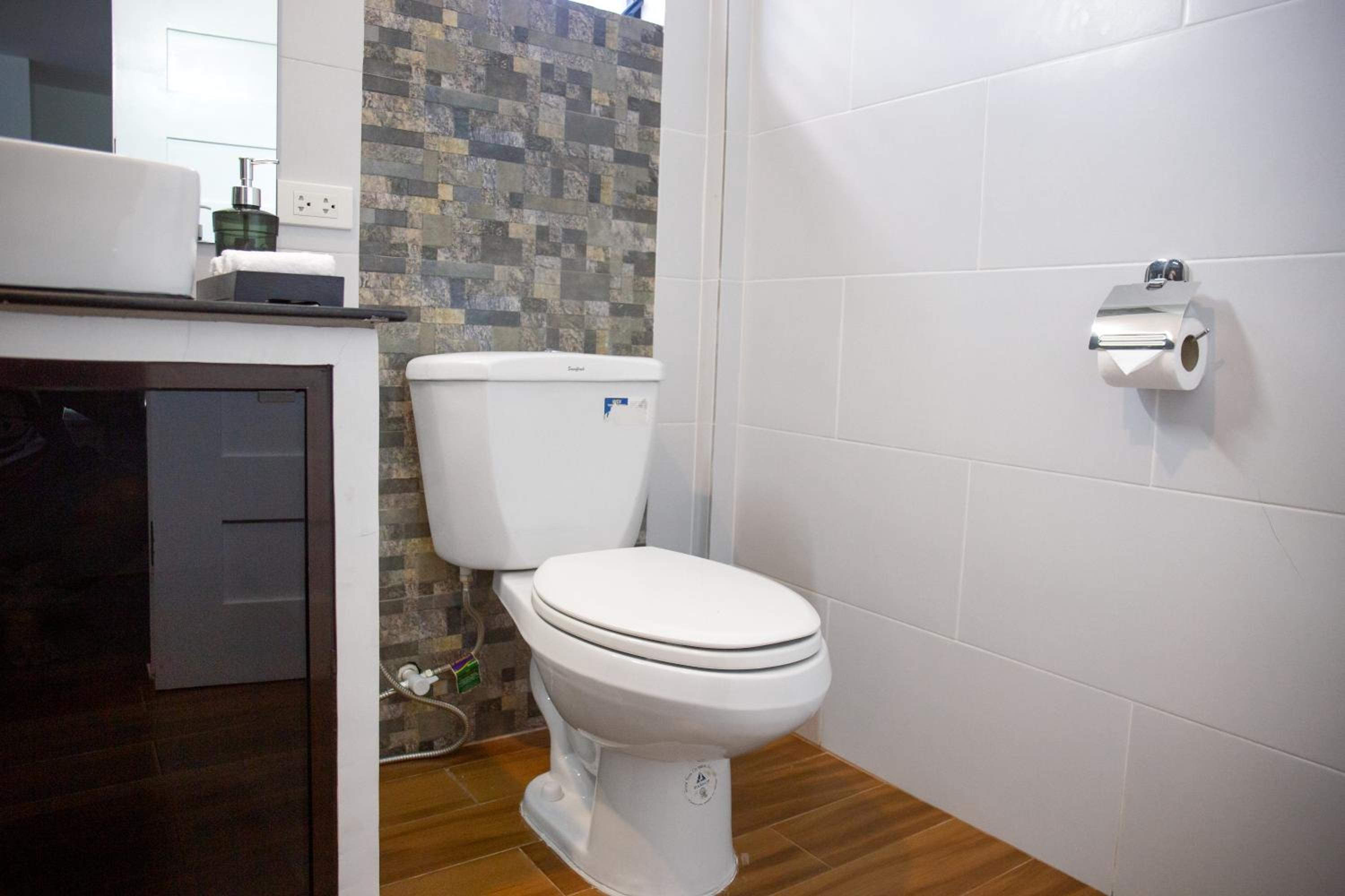 Two-Bedroom House - Photo 28