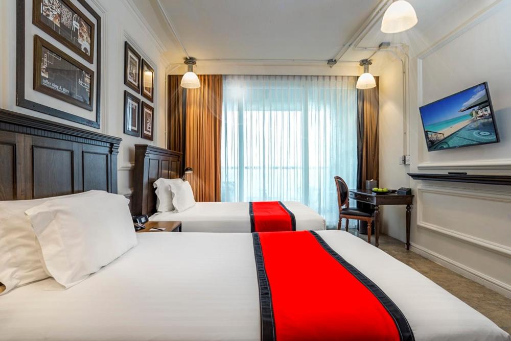 Deluxe Ocean View Twin Bed