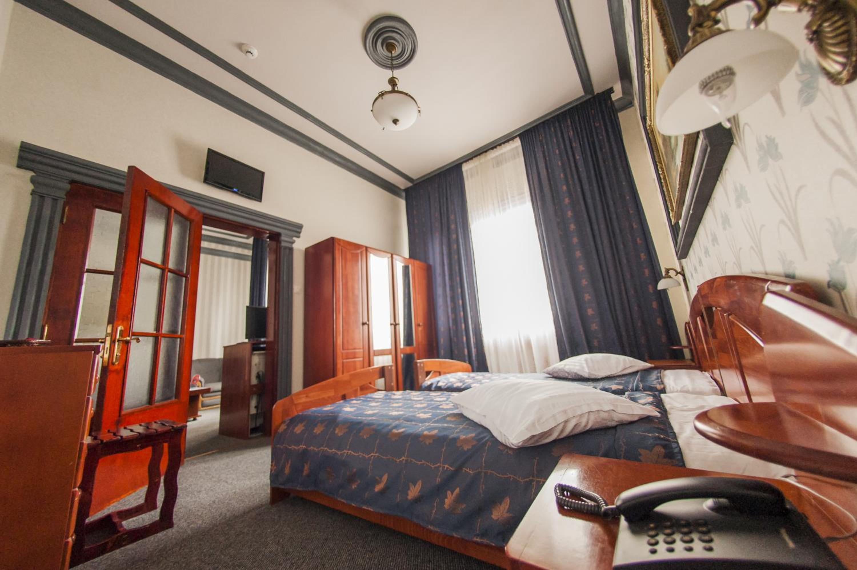 Twin Suite - Photo 11