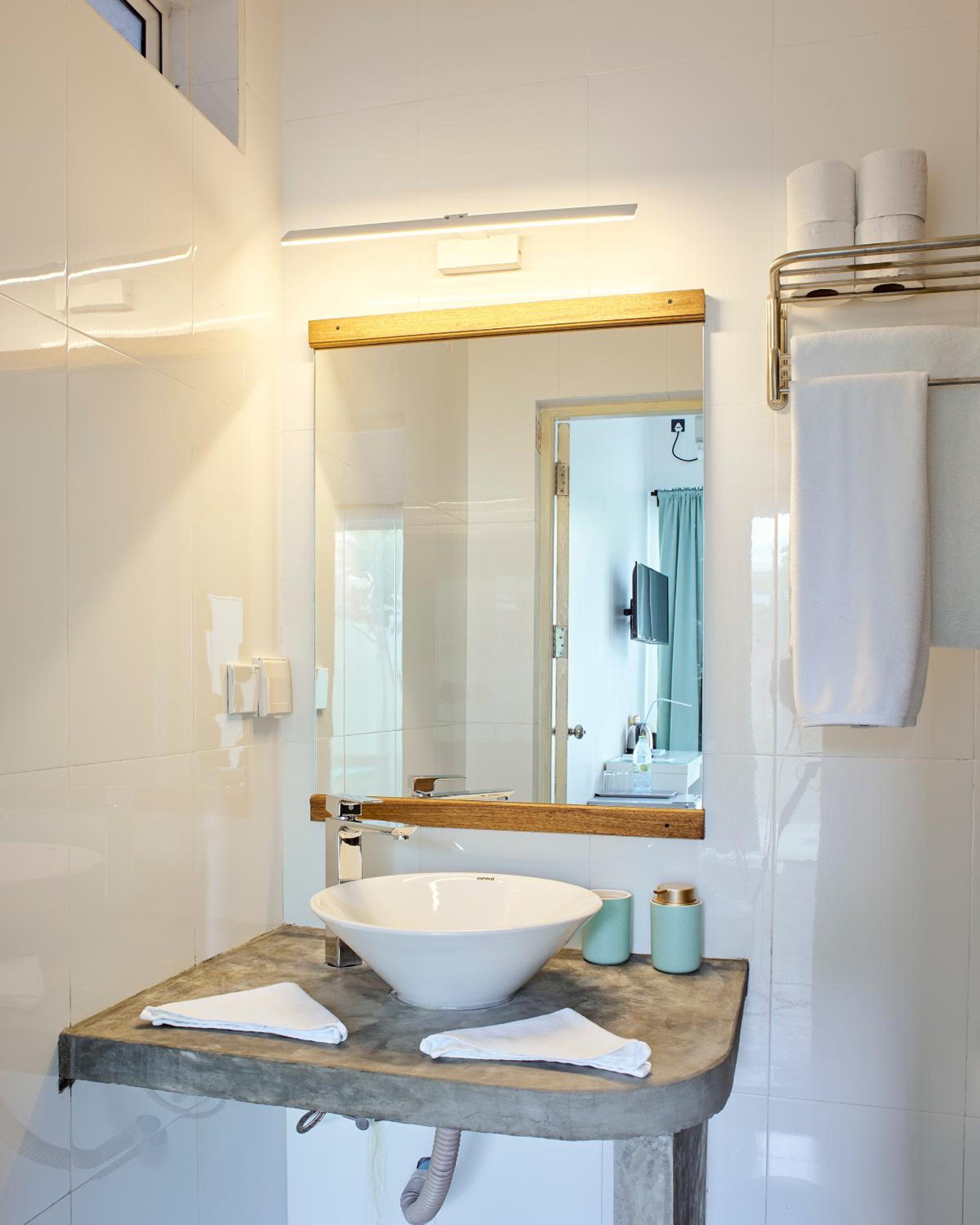 Luxury Quadruple Room - Photo 6