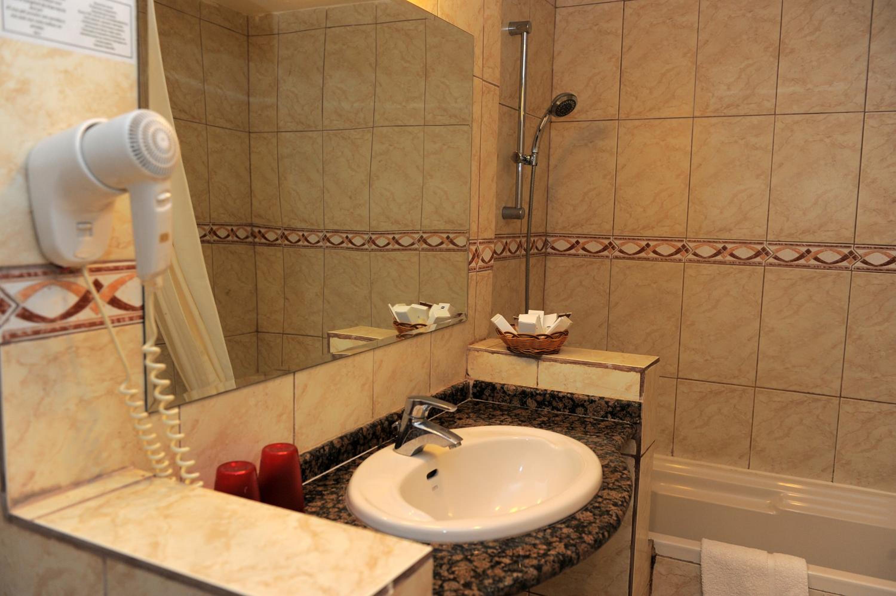 Two-Bedroom Suite photo 2