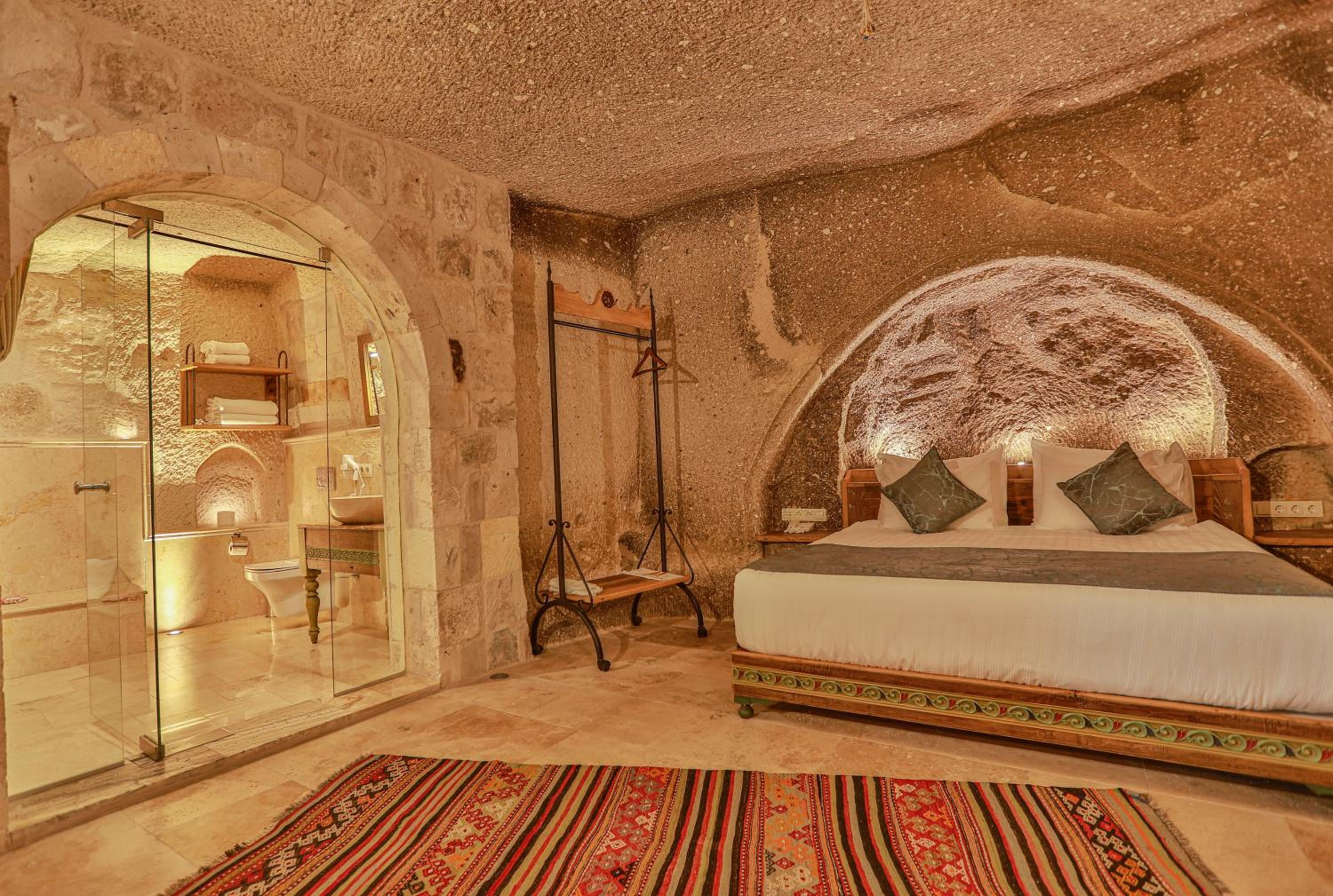 Family Room with Private Bathroom - Photo 1