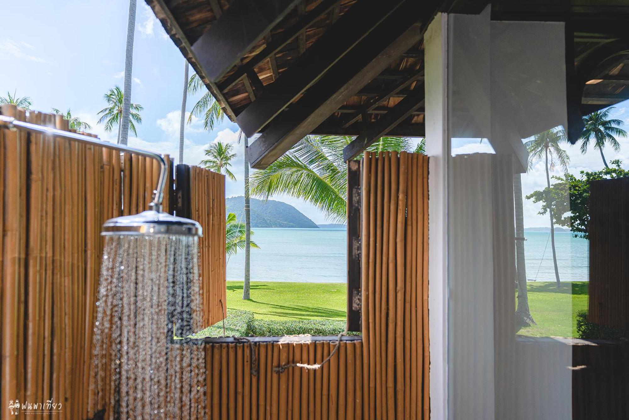 Deluxe Villa Beachfront - Photo 3