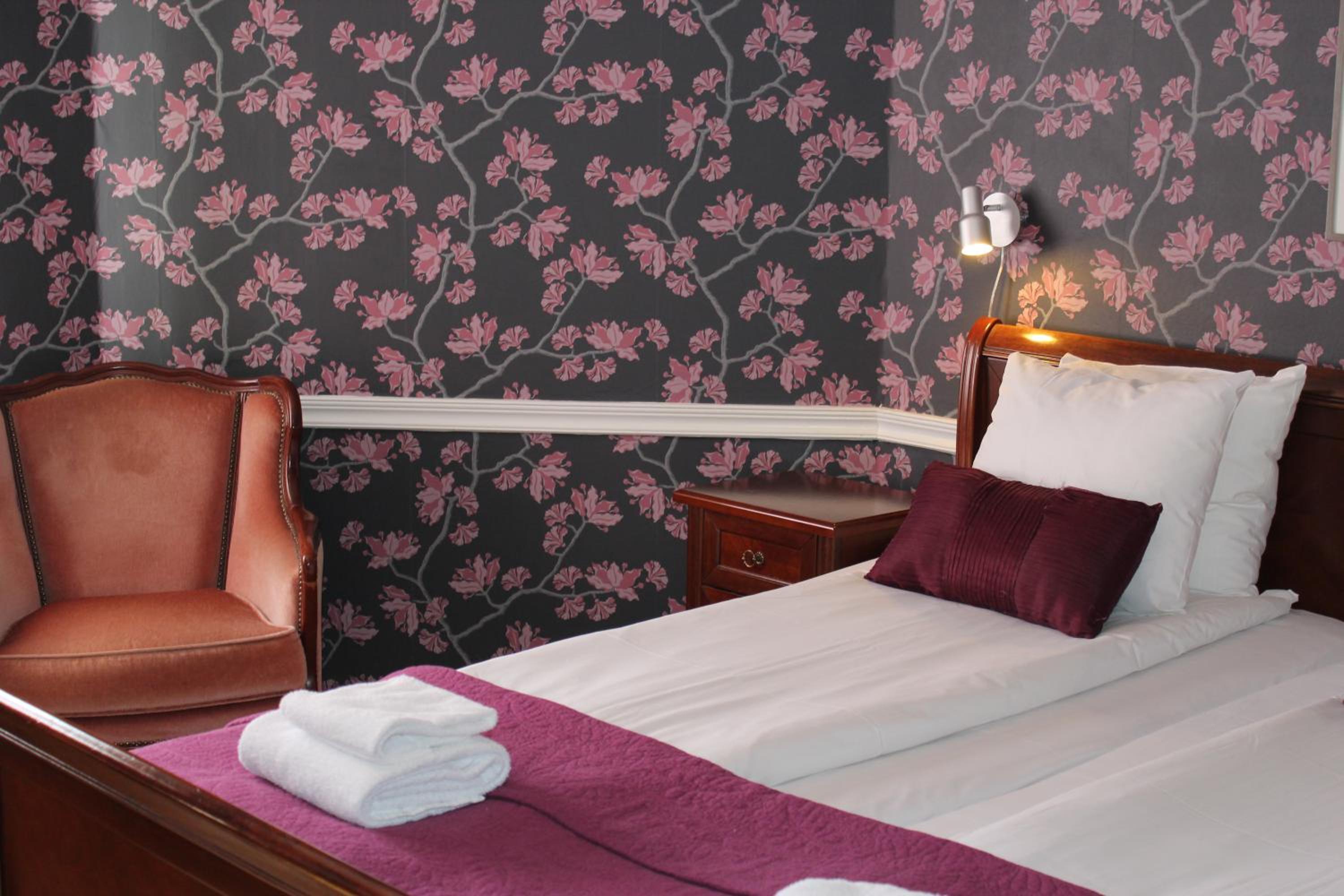 Superior Double or Twin Room with Garden View - Photo 5