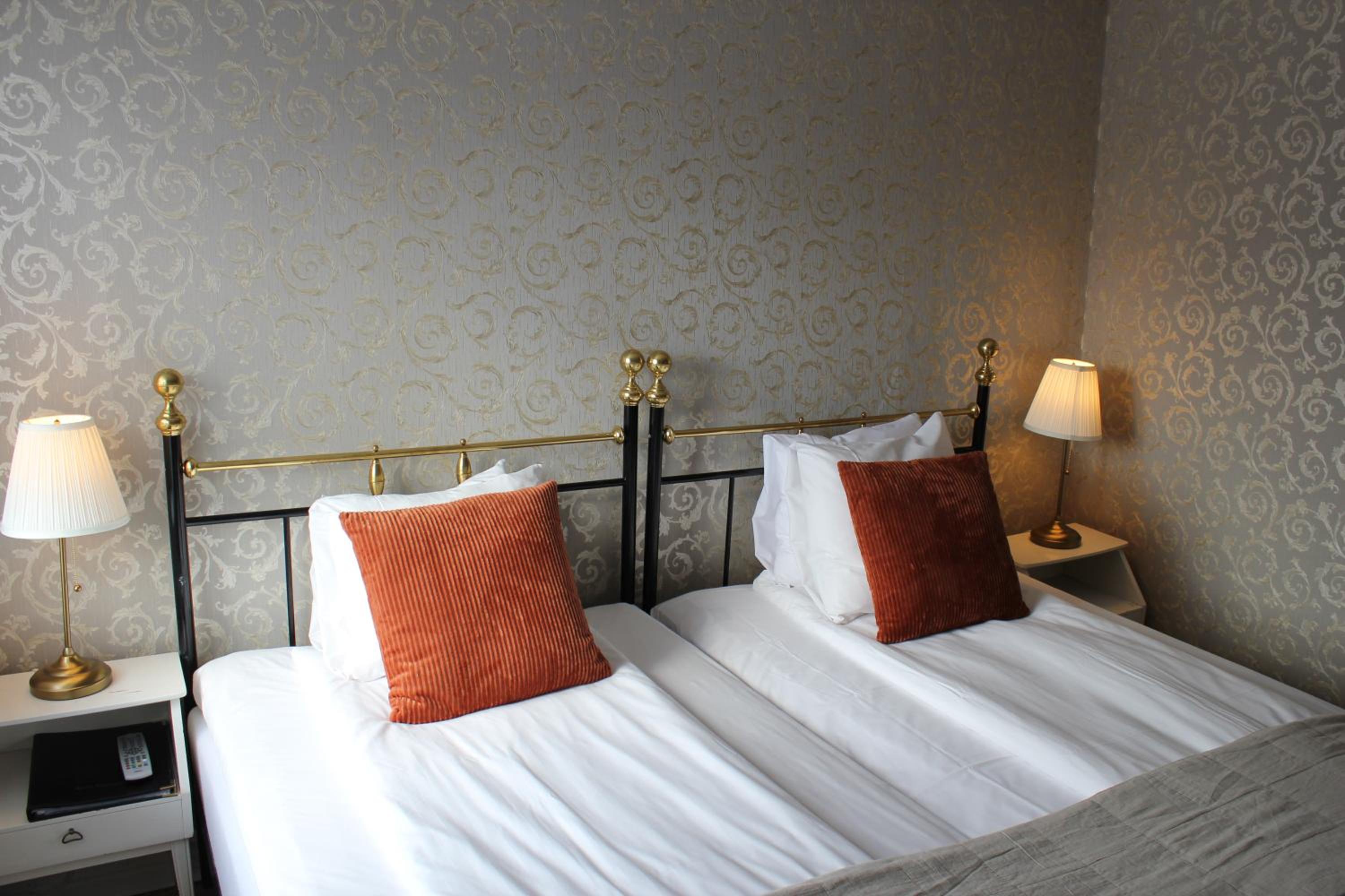 Standard Twin Room with Garden View - Photo 6