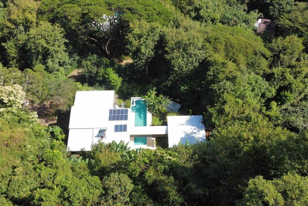 Three-Bedroom Villa photo 2