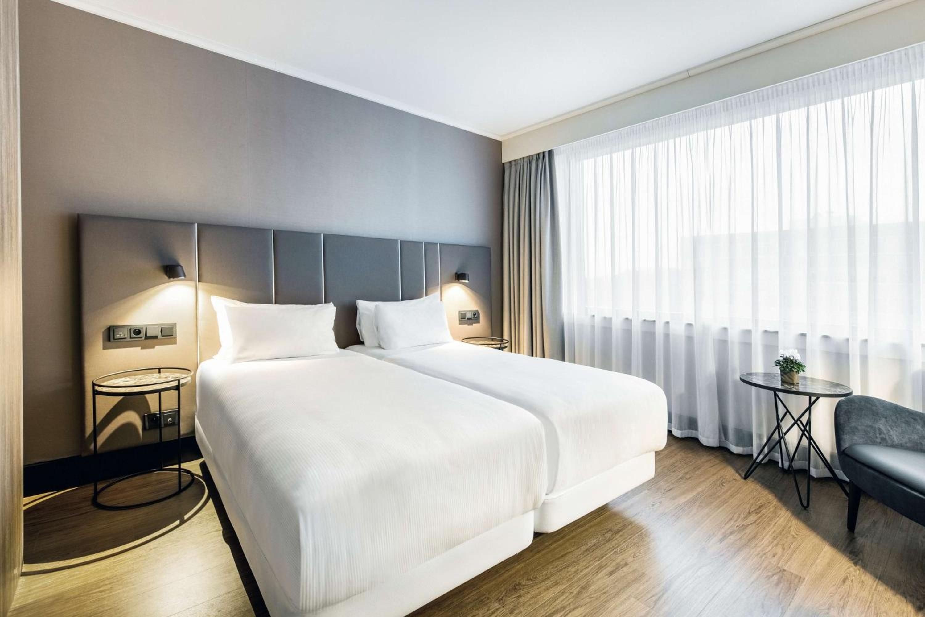 Standard Double or Twin Room - Photo 2