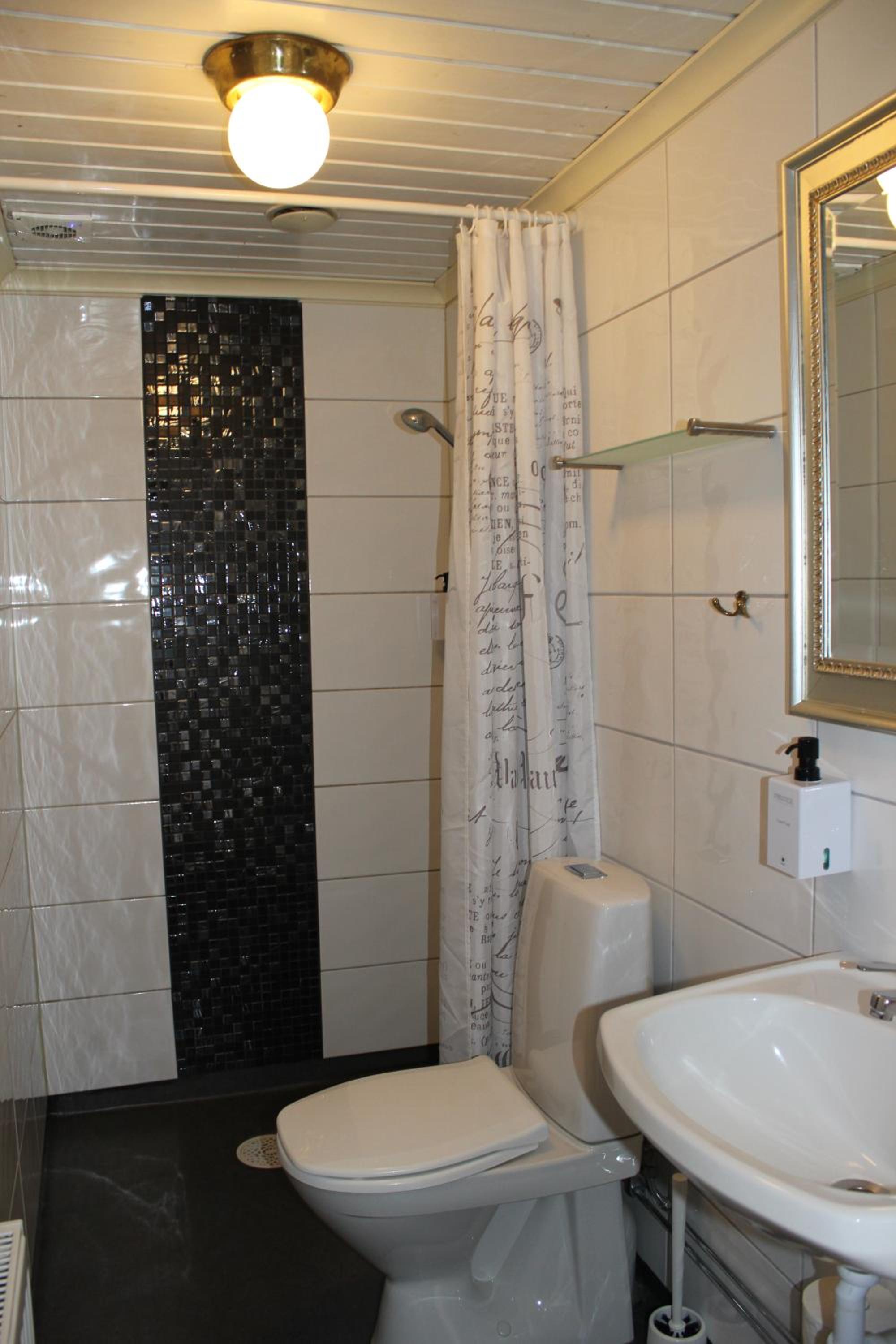 Standard Twin Room with Garden View - Photo 9