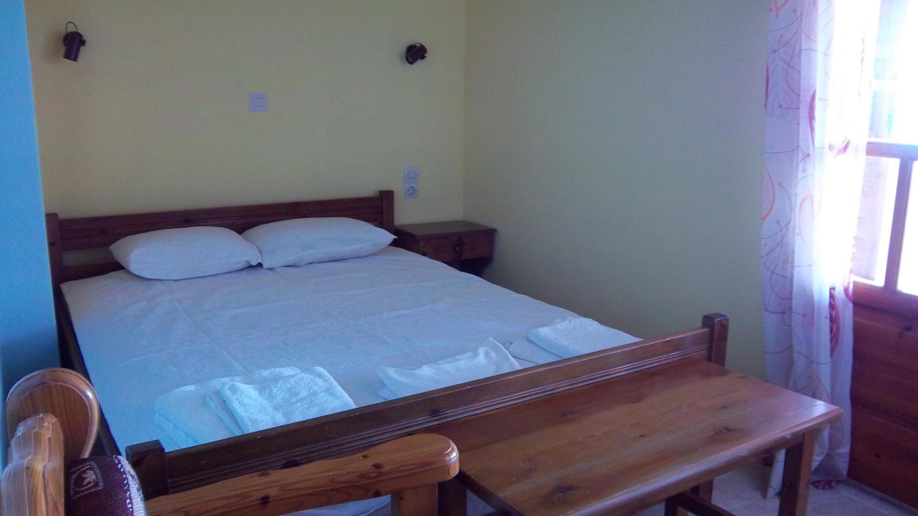 Three-Bedroom Apartment (5 Adults) with Sea View