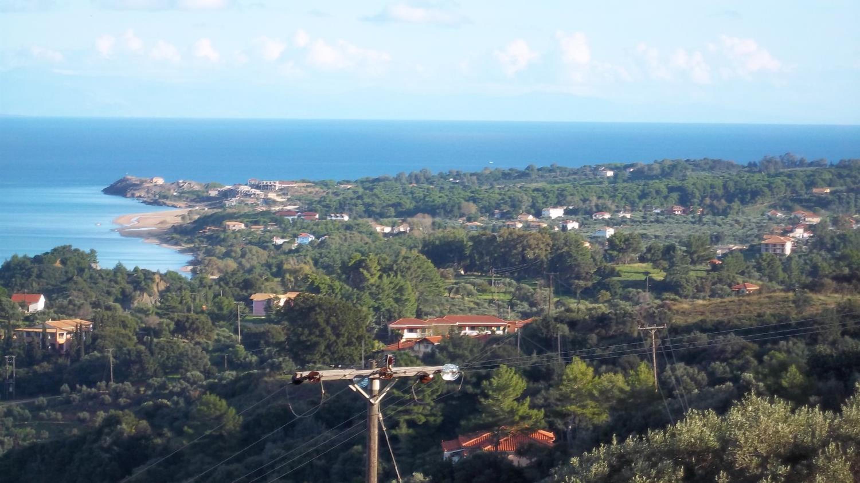 Three-Bedroom Apartment (5 Adults) with Sea View photo 2