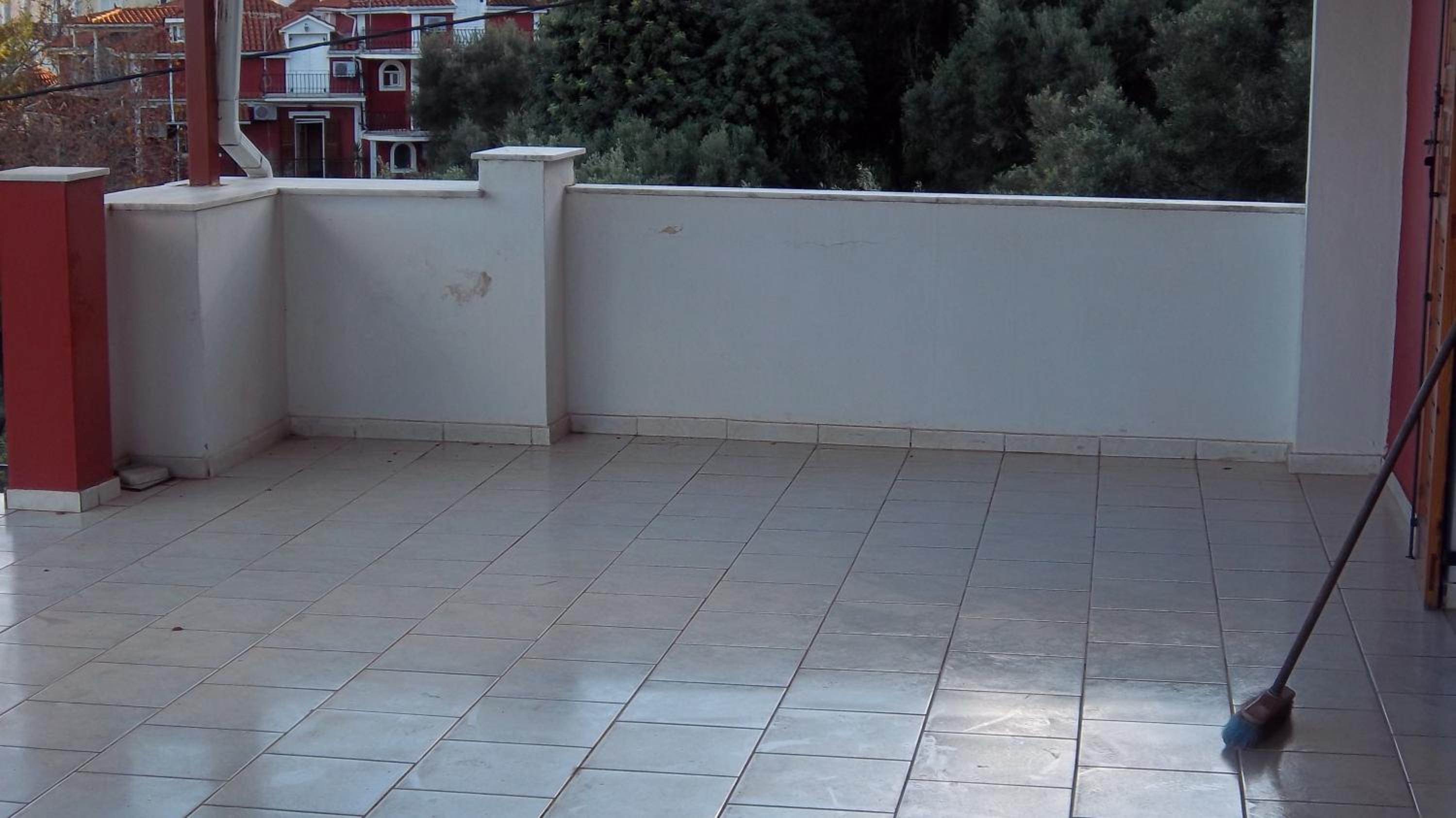 Three-Bedroom Apartment (5 Adults) with Sea View photo 3