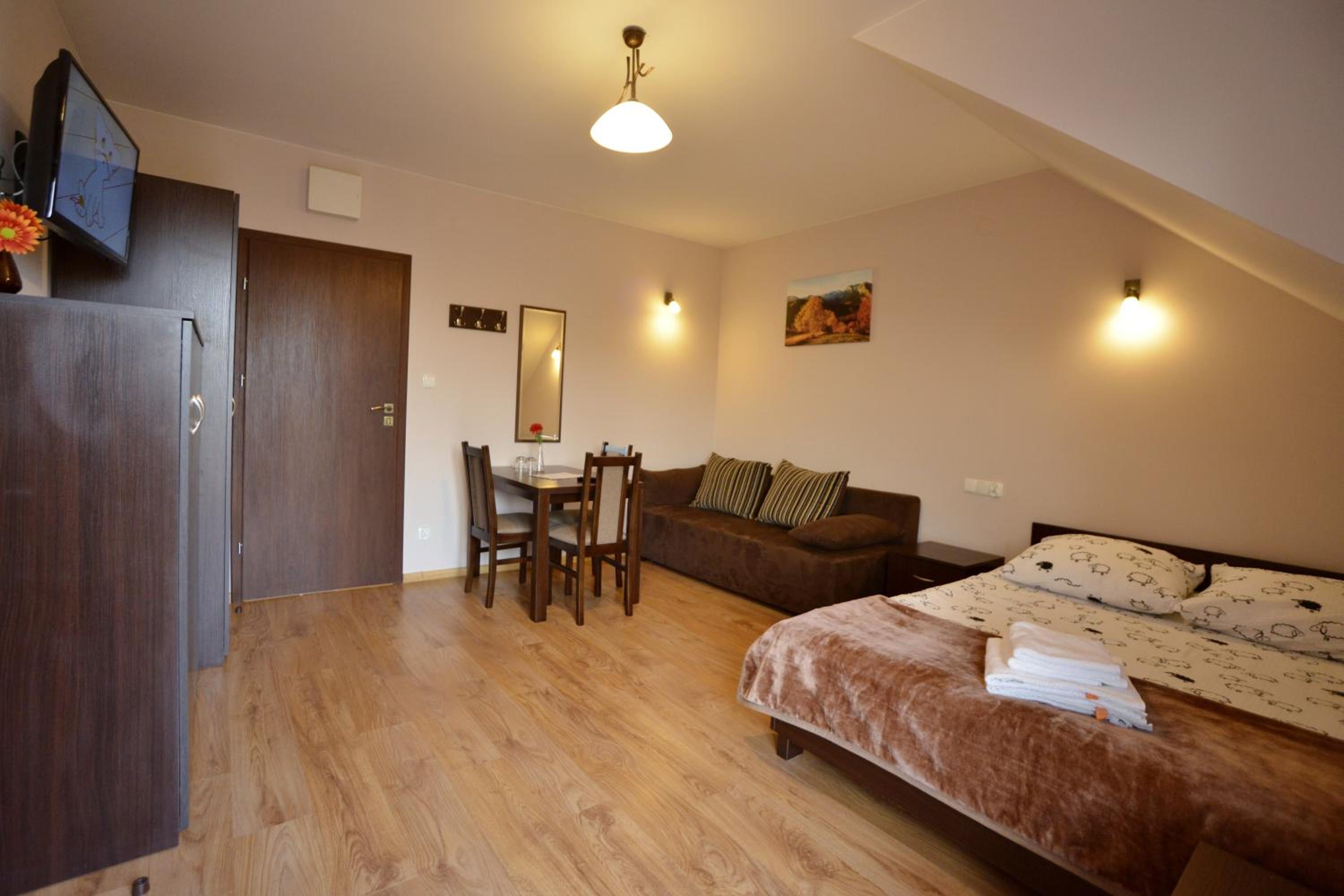 Standard Family Room with Balcony  photo 1