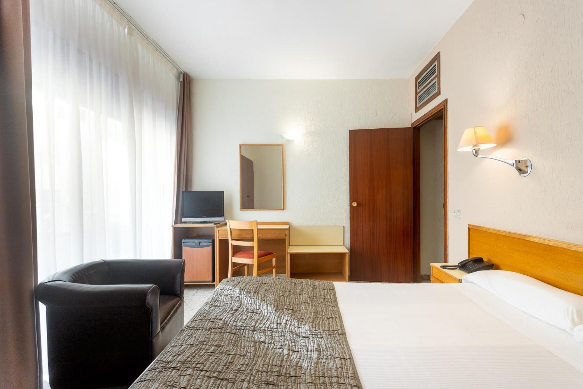 Double Room - Photo 4