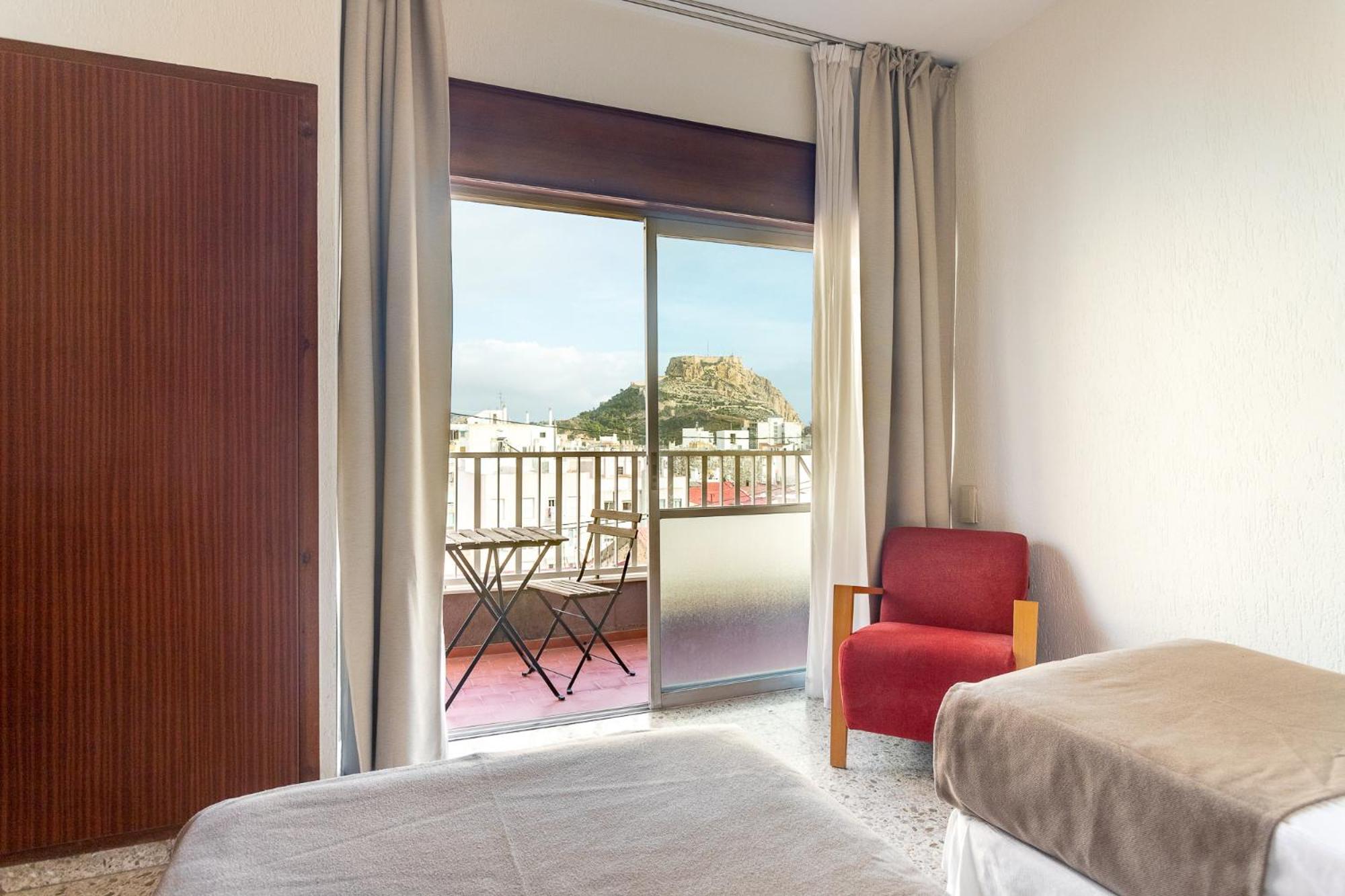 Twin Room - Photo 4