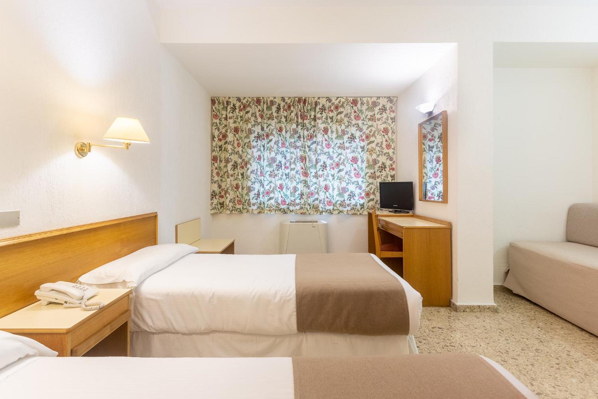 Triple Room - Photo 2