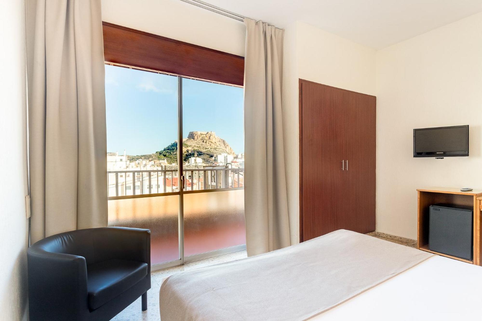 Double Room - Photo 2