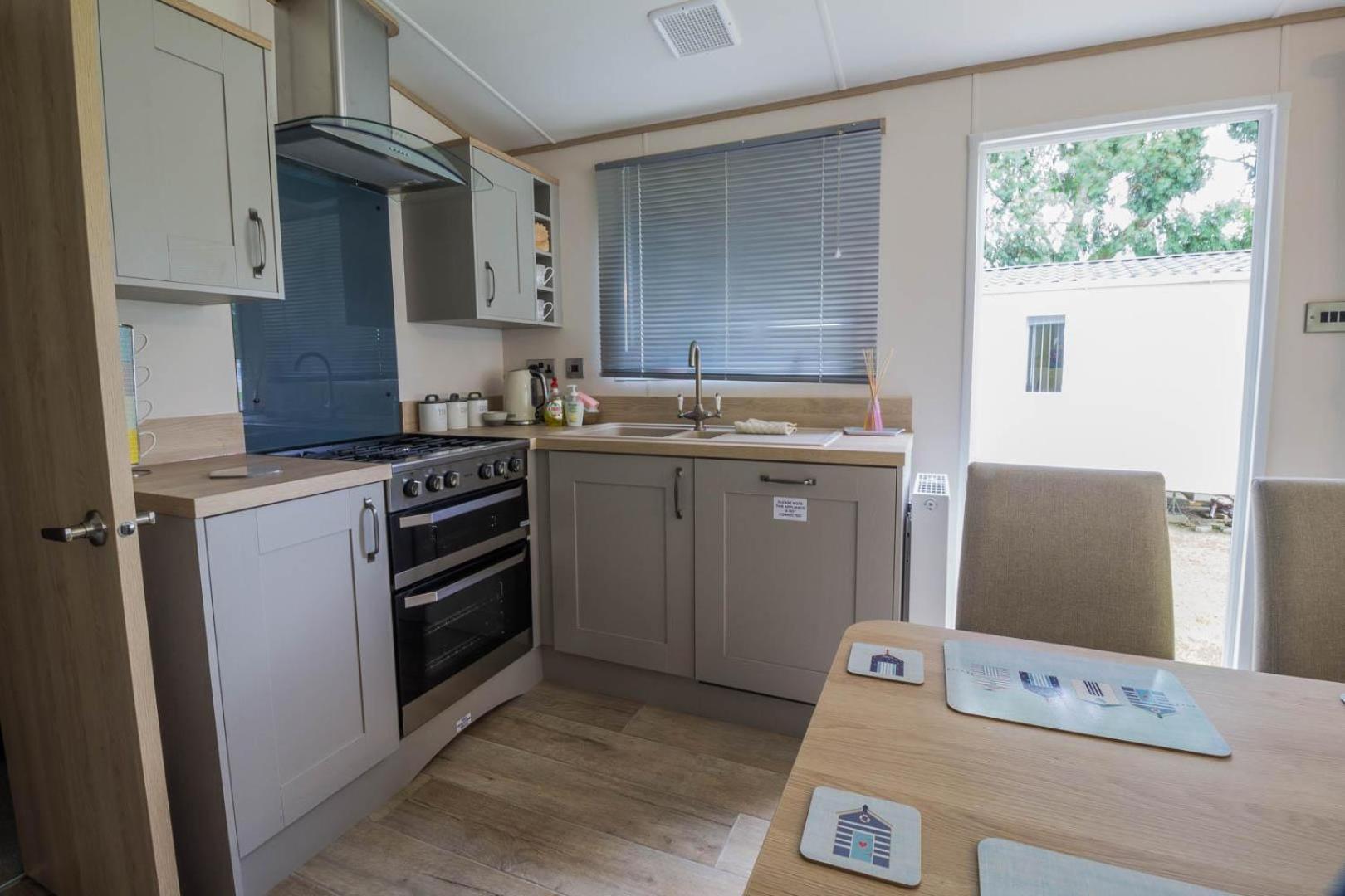 Two-Bedroom Mobile Home photo 3