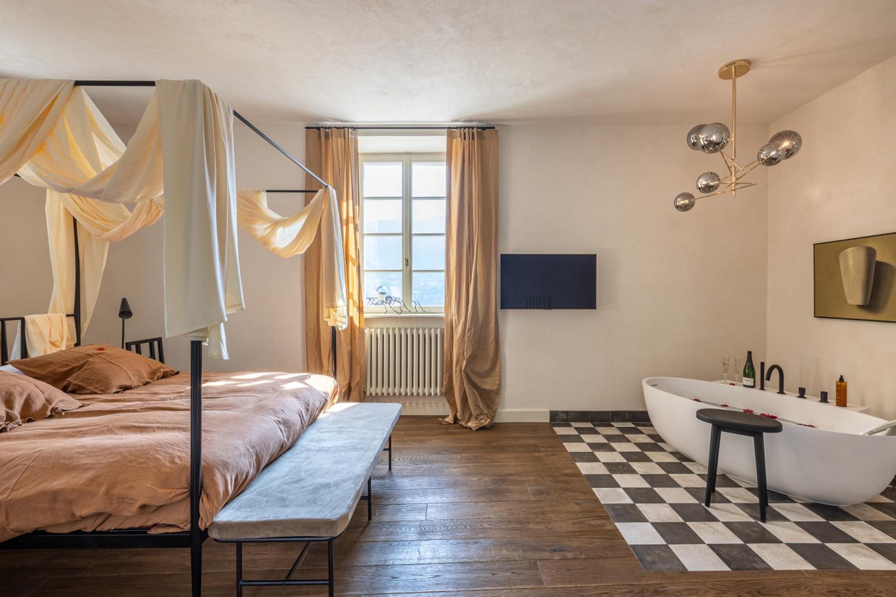 Deluxe Double Room with Bath photo 3
