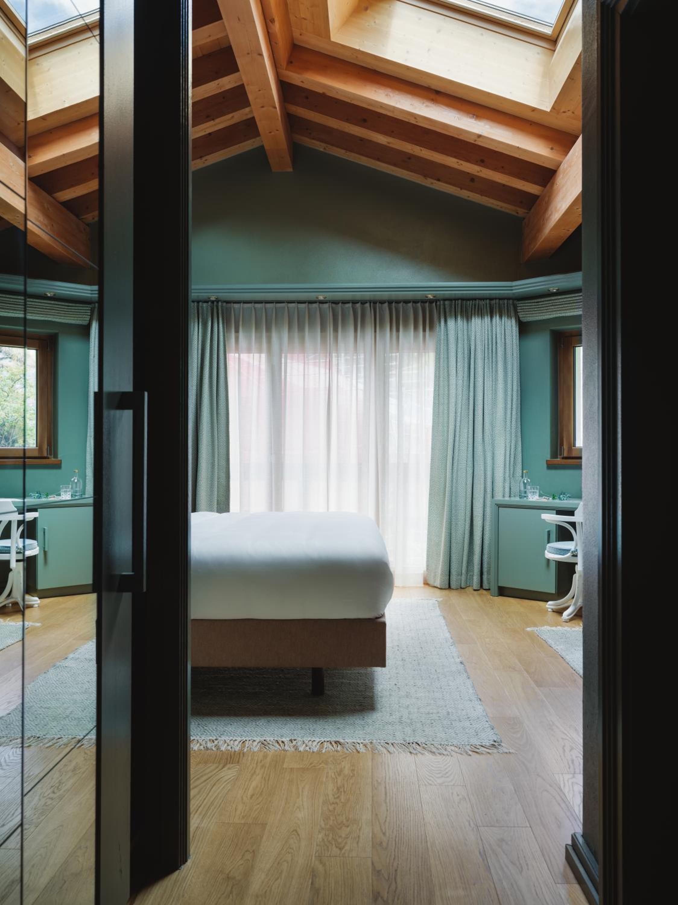 Double Room thumbnail 5