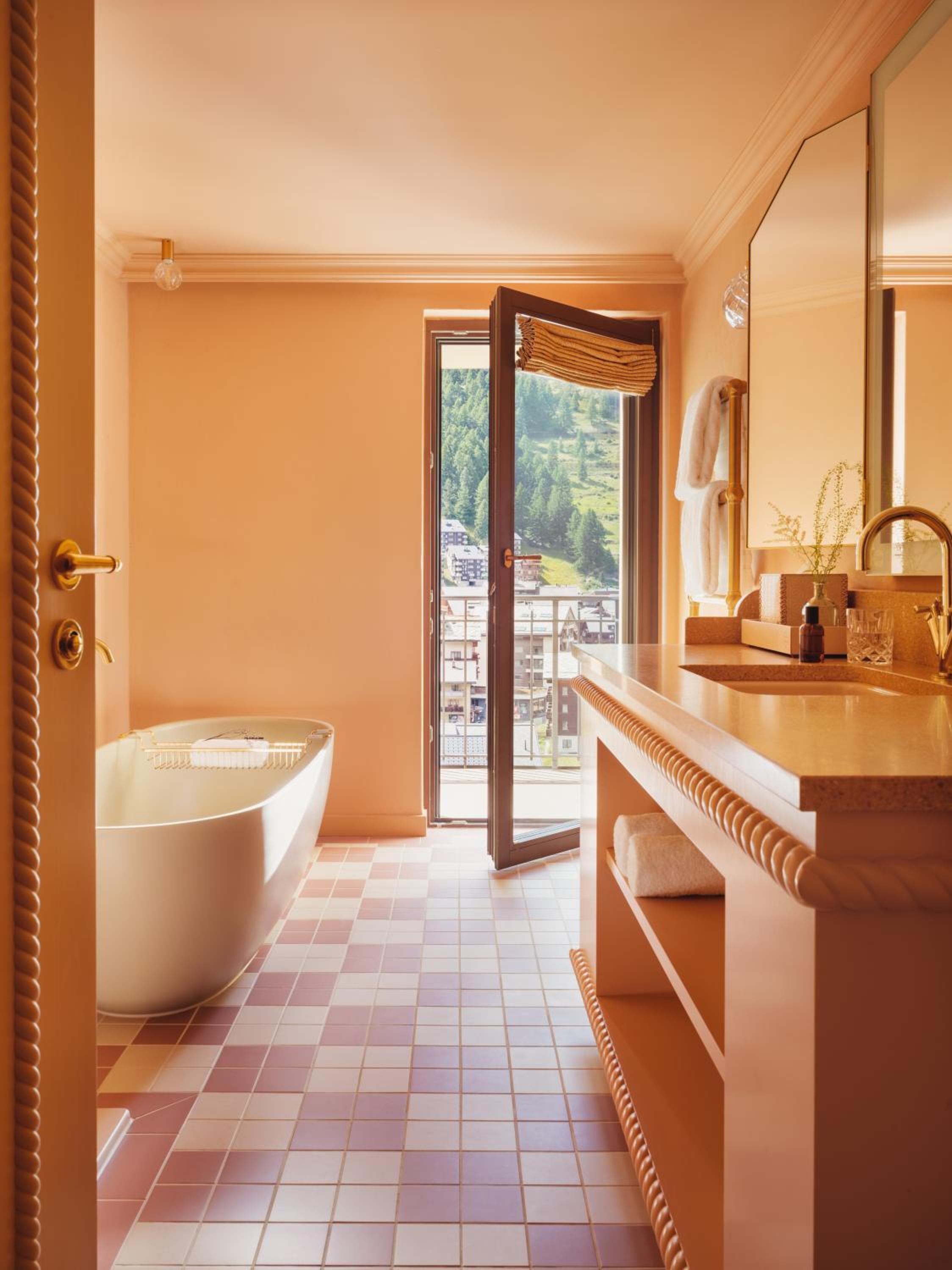 Grand Junior Suite with Matterhorn view