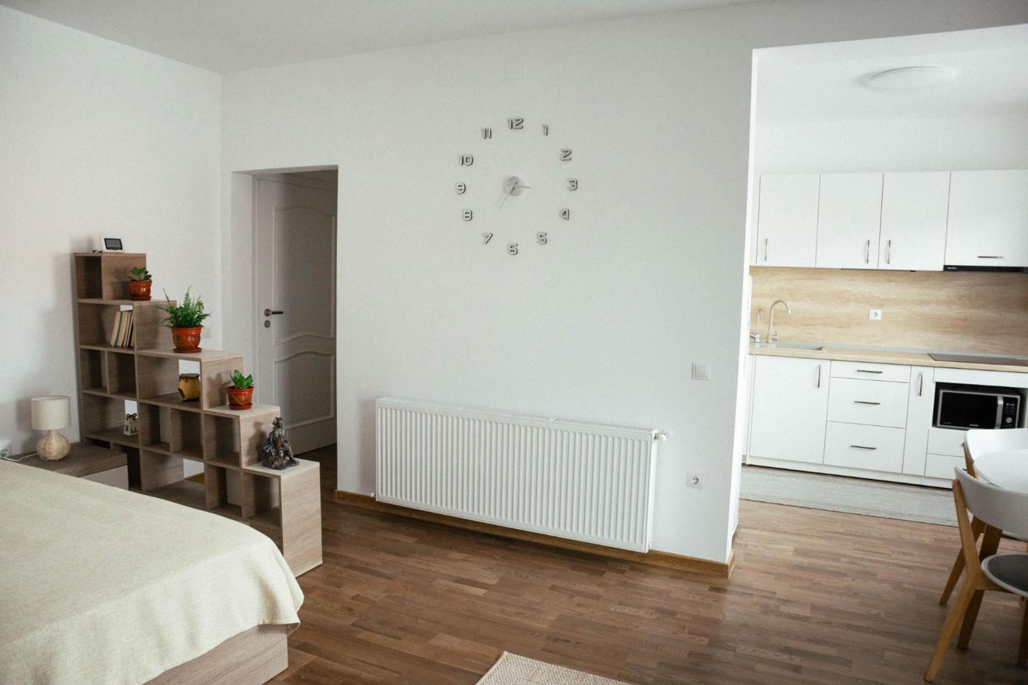One-Bedroom Apartment - Photo 6