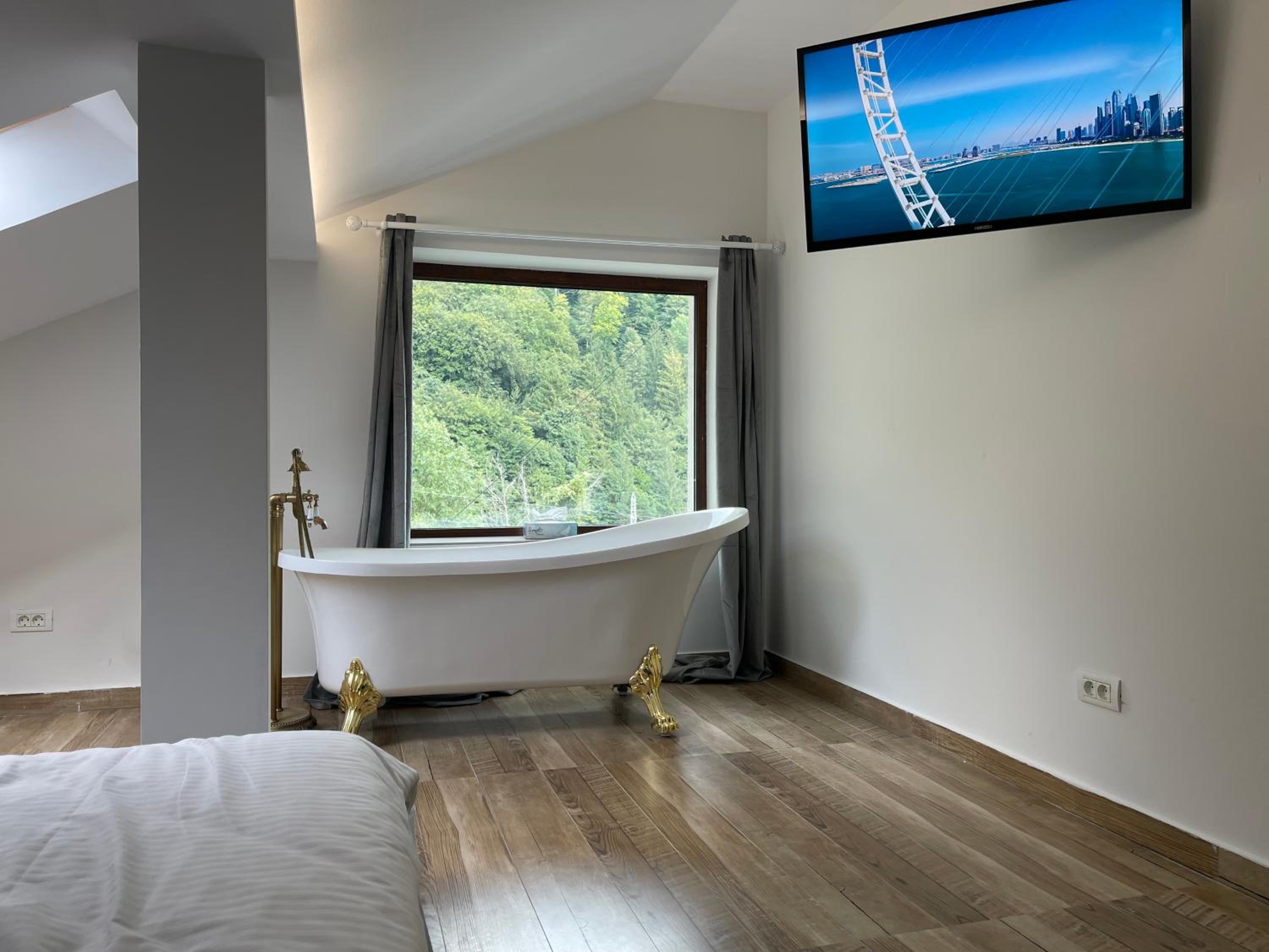 Double Room with Spa Bath - Photo 6
