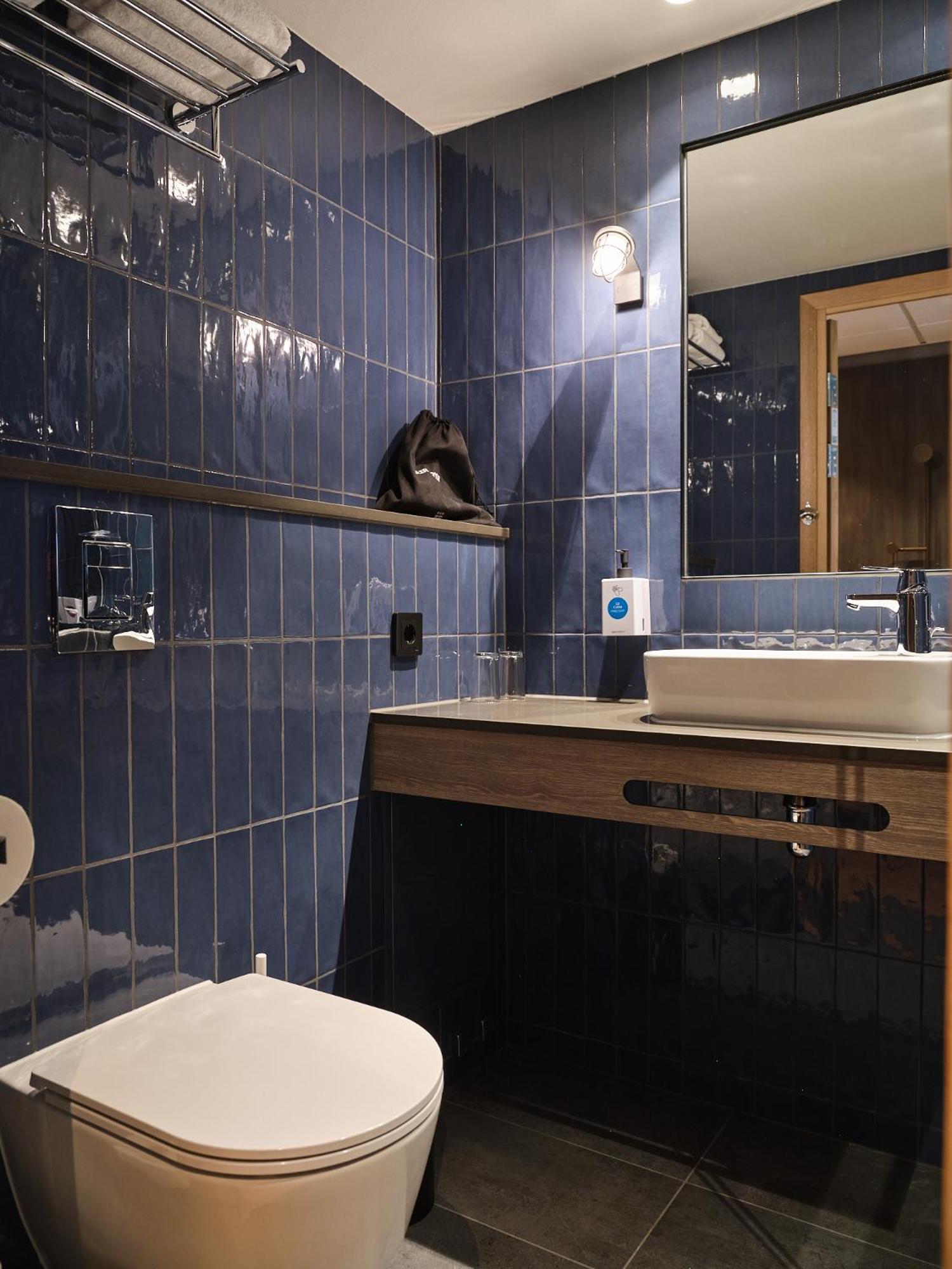Standard Double Room - Photo 8