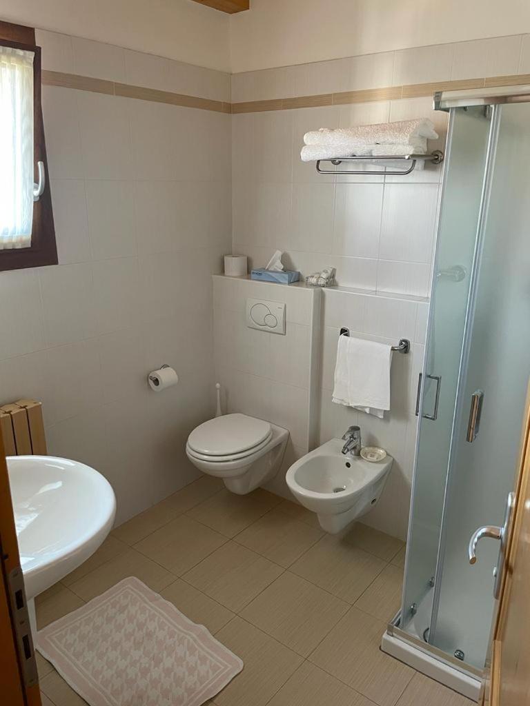Standard Twin Room photo 2