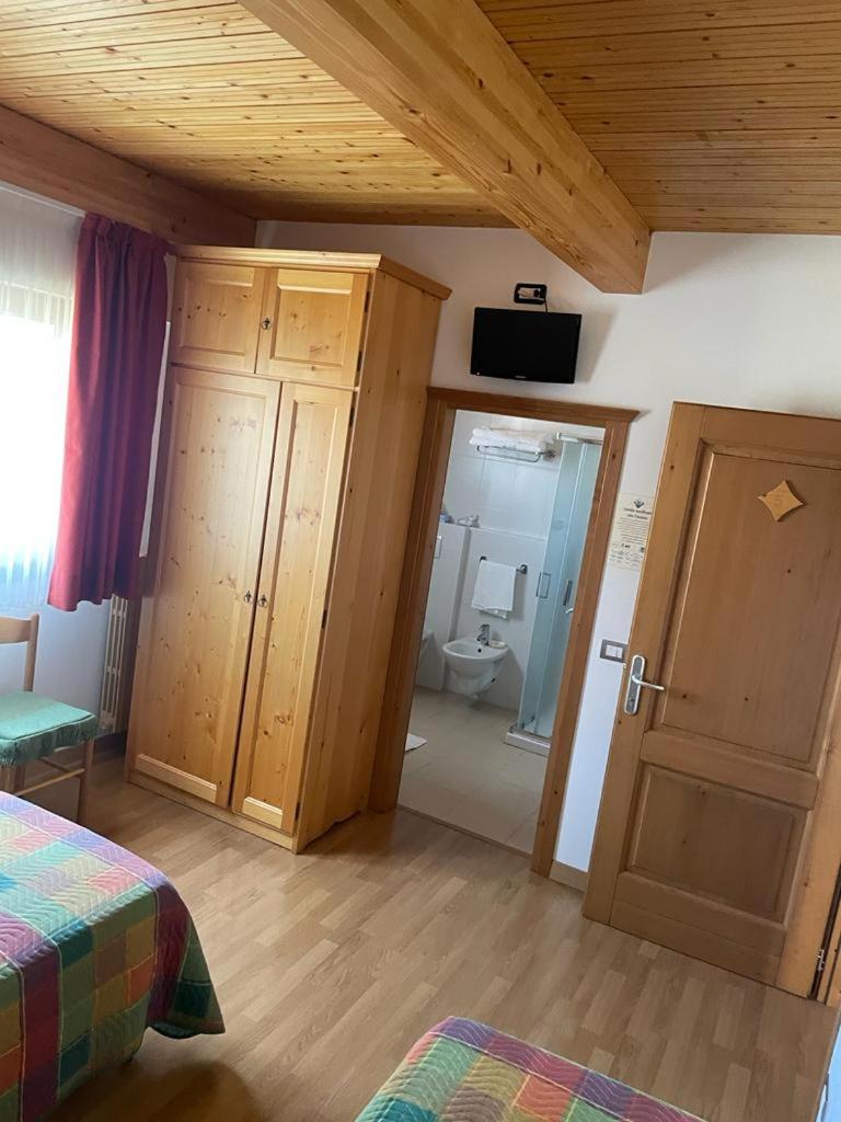 Standard Twin Room photo 3