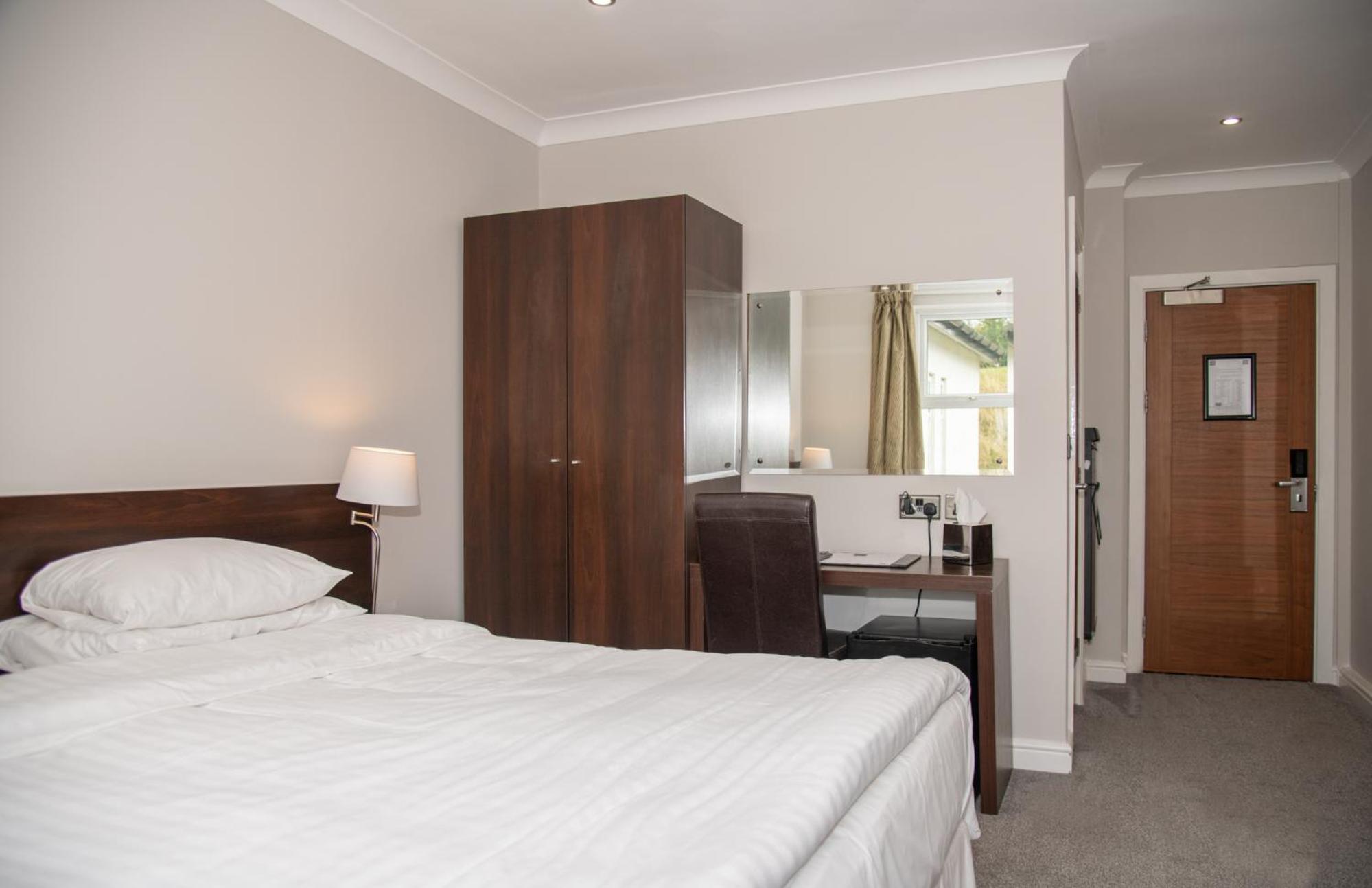 Standard Double Room - Photo 6