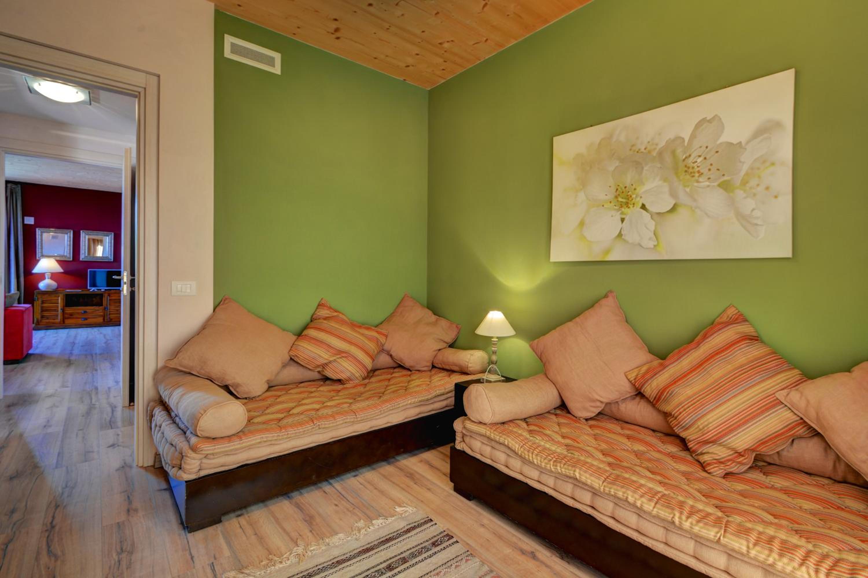 Apartment - Ground Floor photo 2