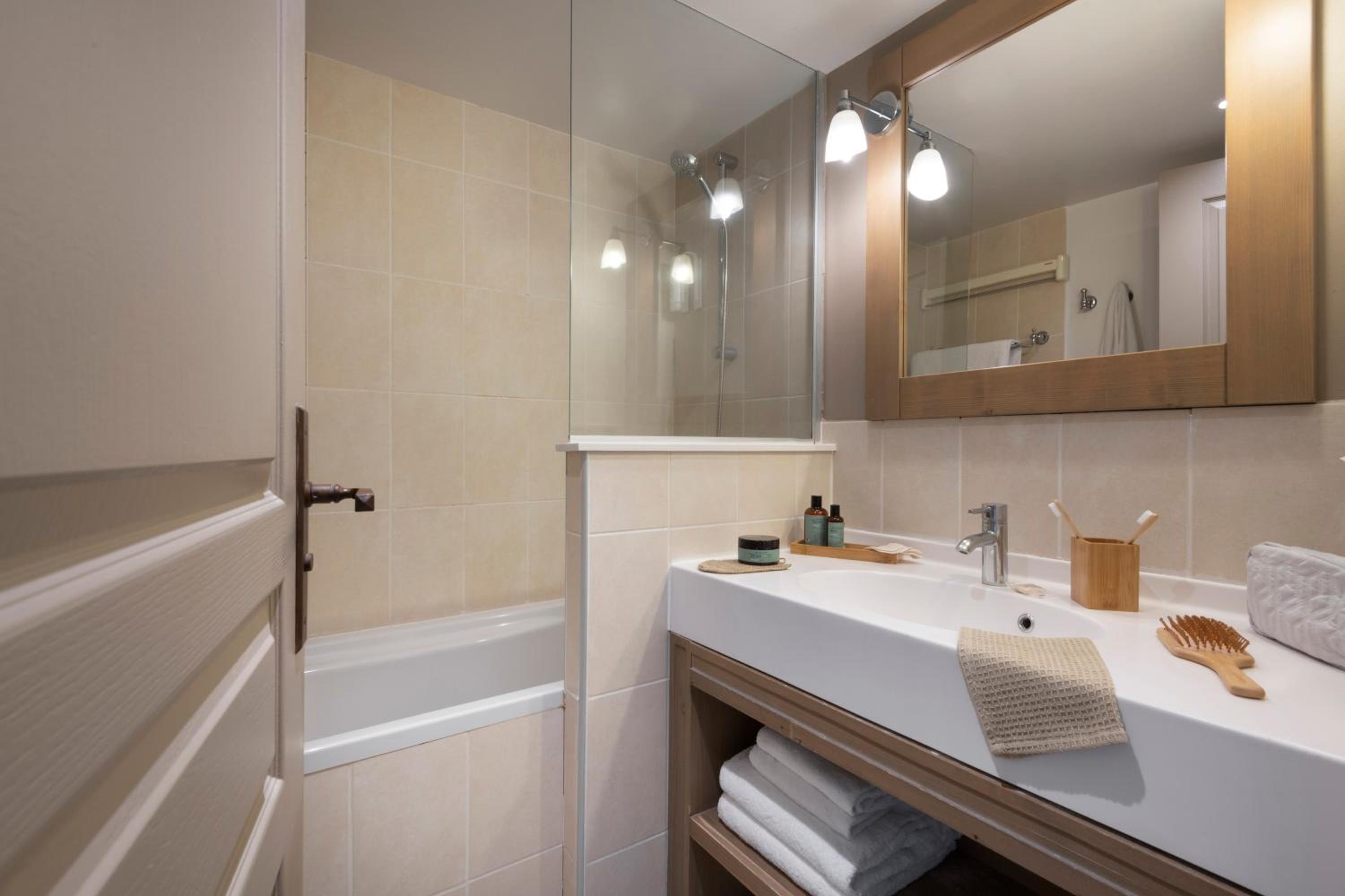 Studio with Terrace or Balcony (4 People) photo 2