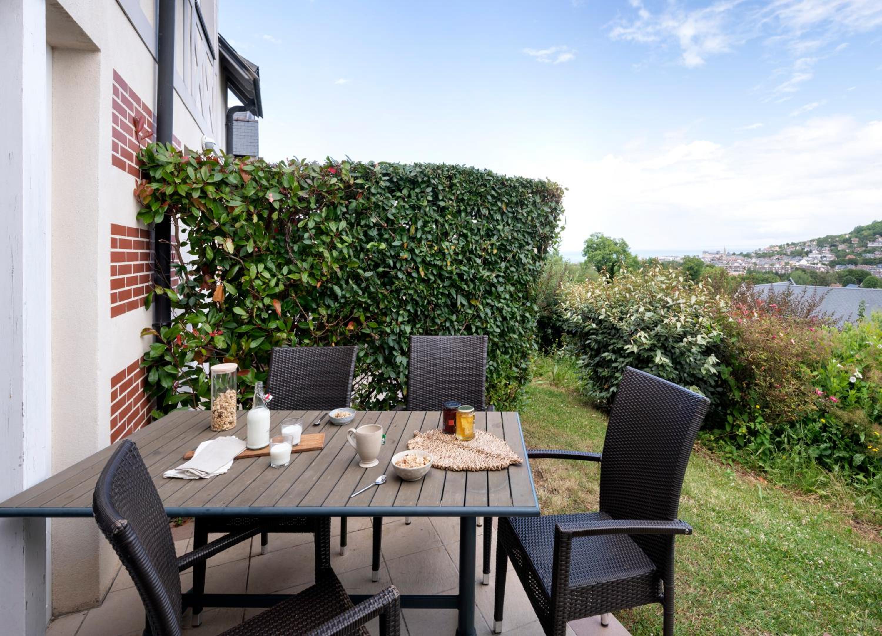 Two-Bedroom Duplex House with Terrace (6 People) photo 3