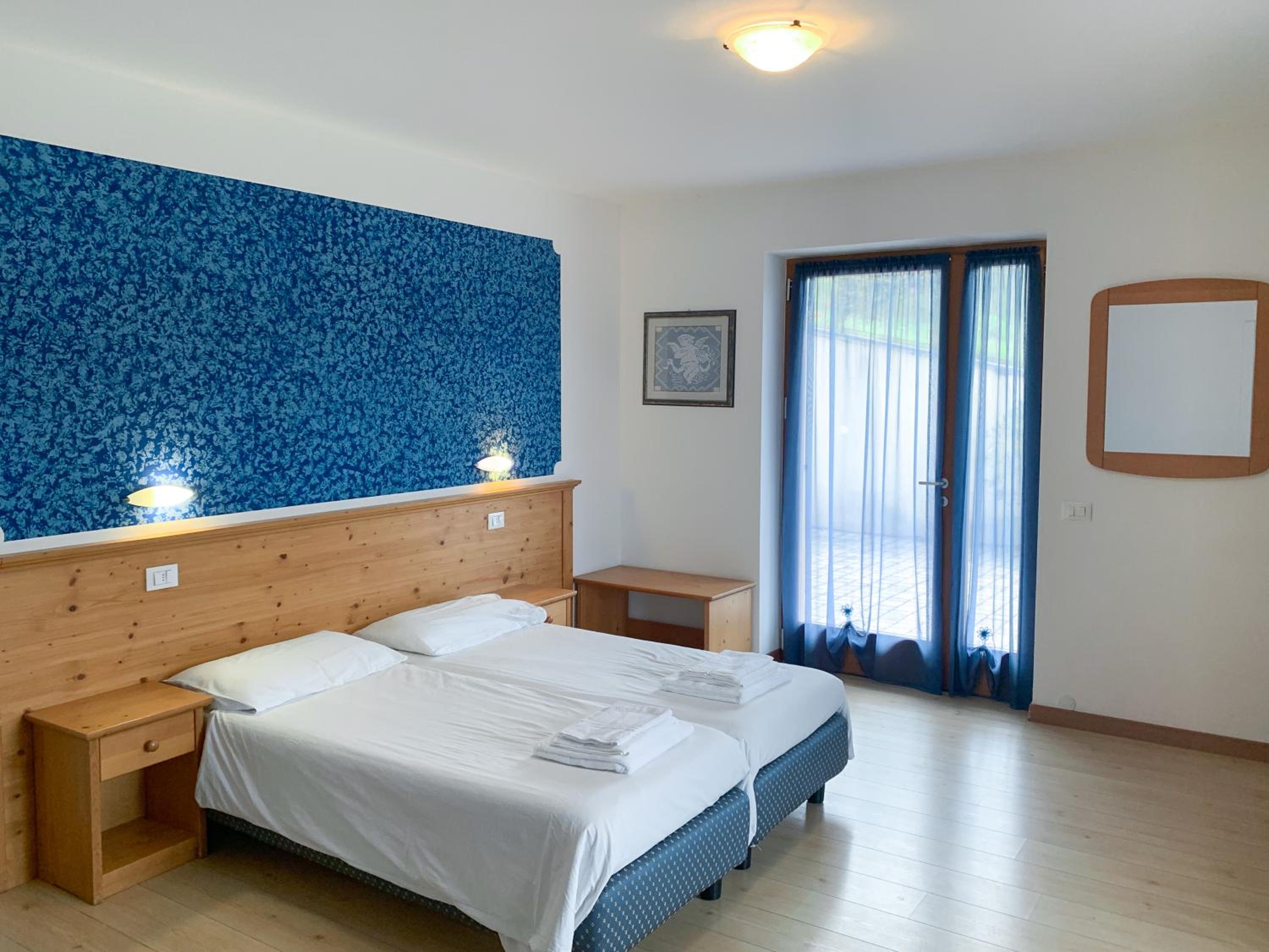 Comfort Triple Room with Shower - Photo 4