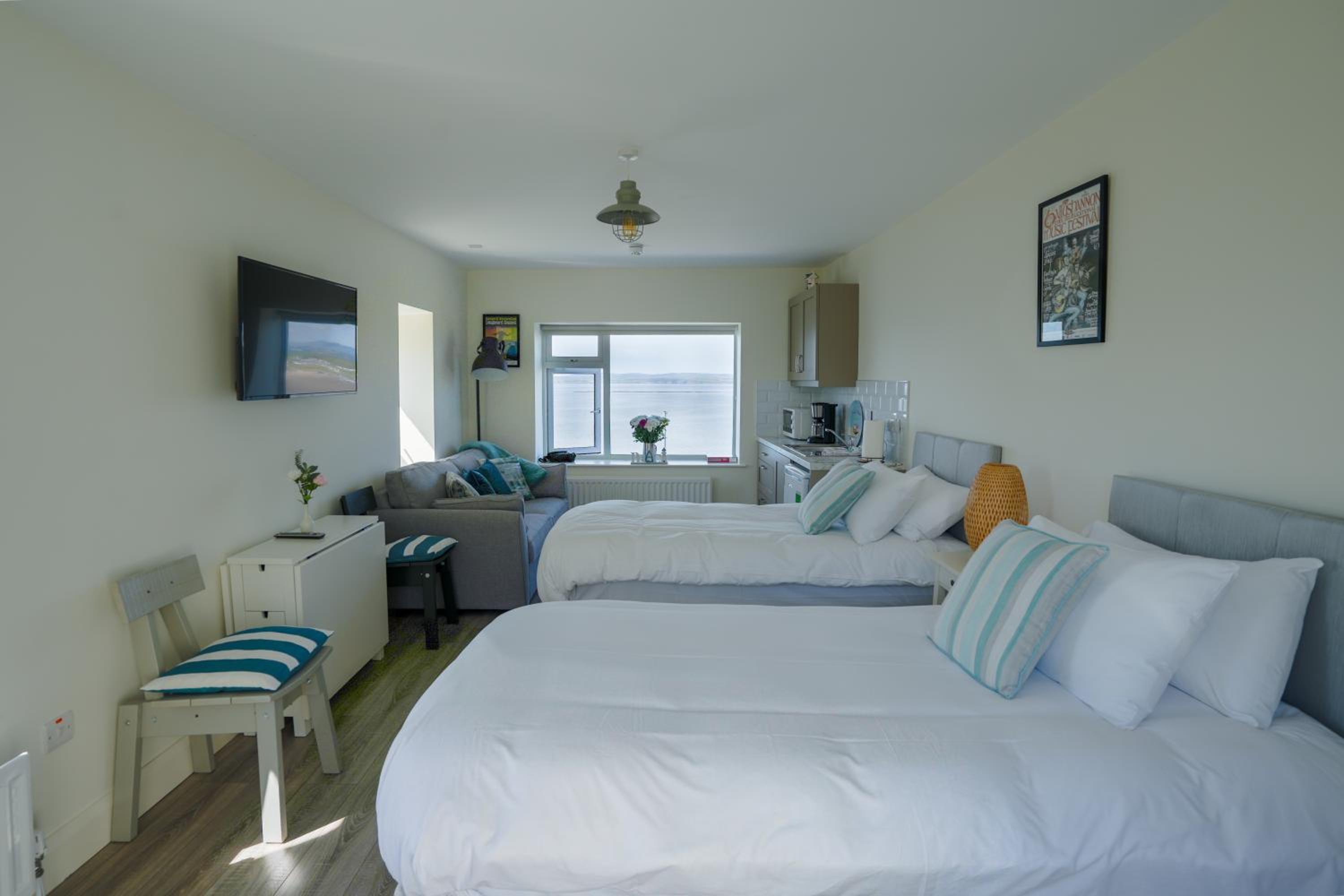 Studio Apartment with Sea View photo 1